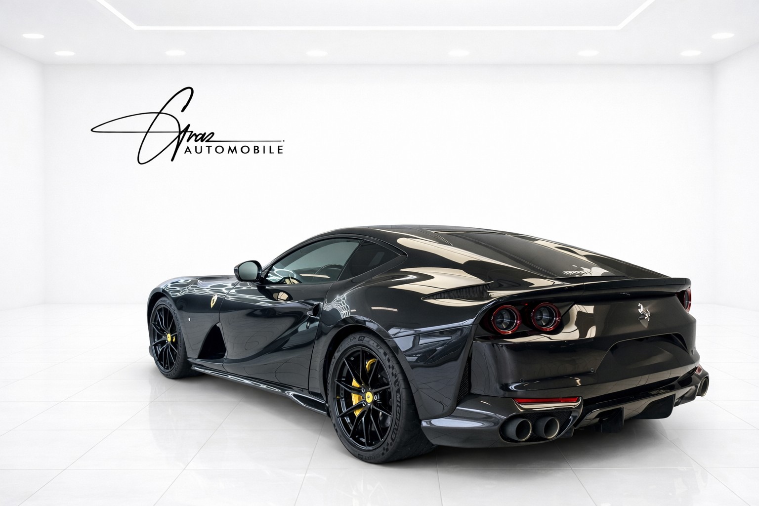 FERRARI 812 Superfast-image-2