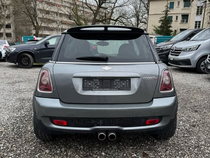 MINI Cooper S Steptronic-showroom-element-2