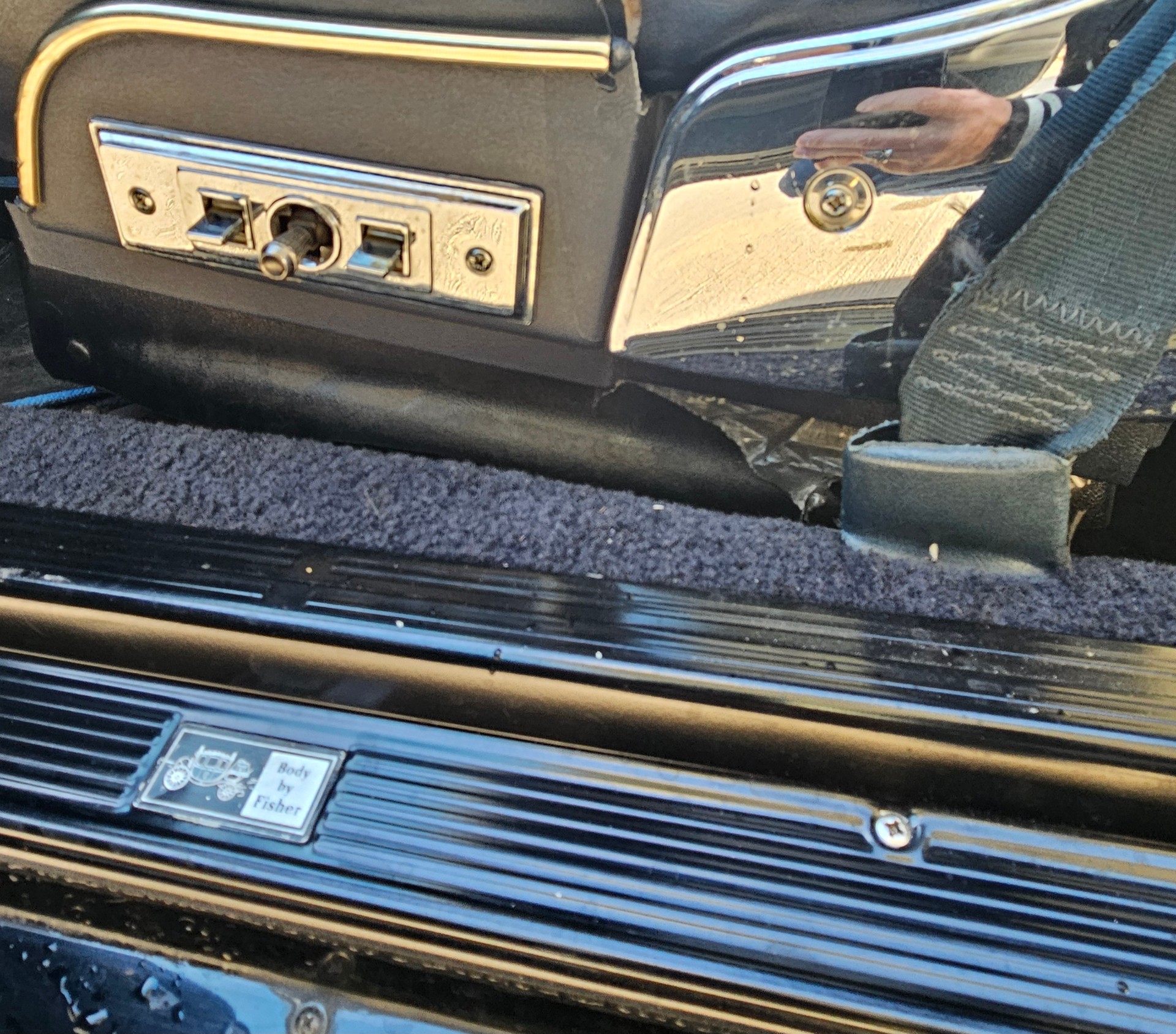 OLDSMOBILE CUTLASS-image-18
