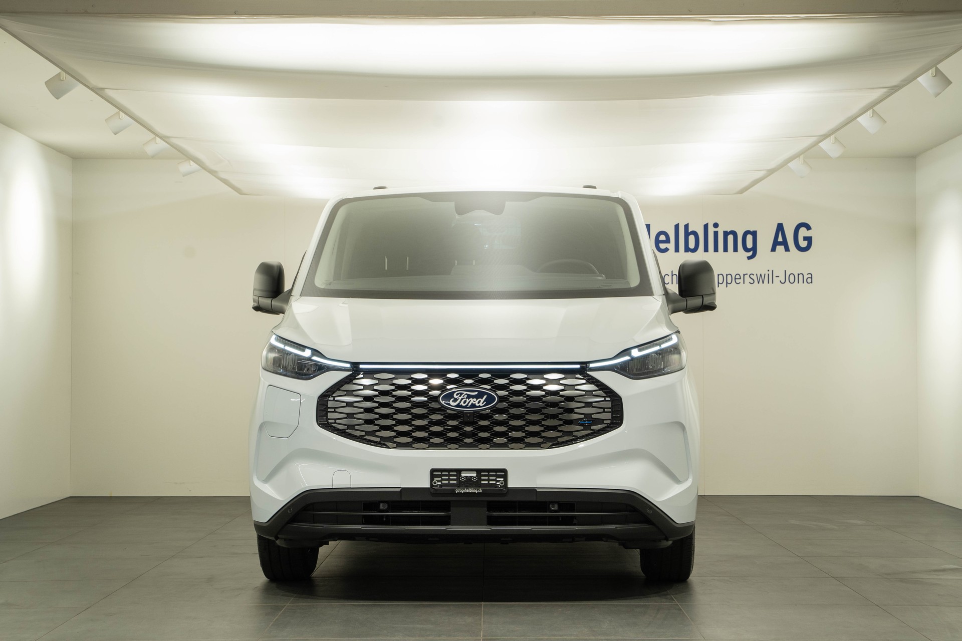 FORD E-Transit C Van 320 L1 Trend-showroom-element-1