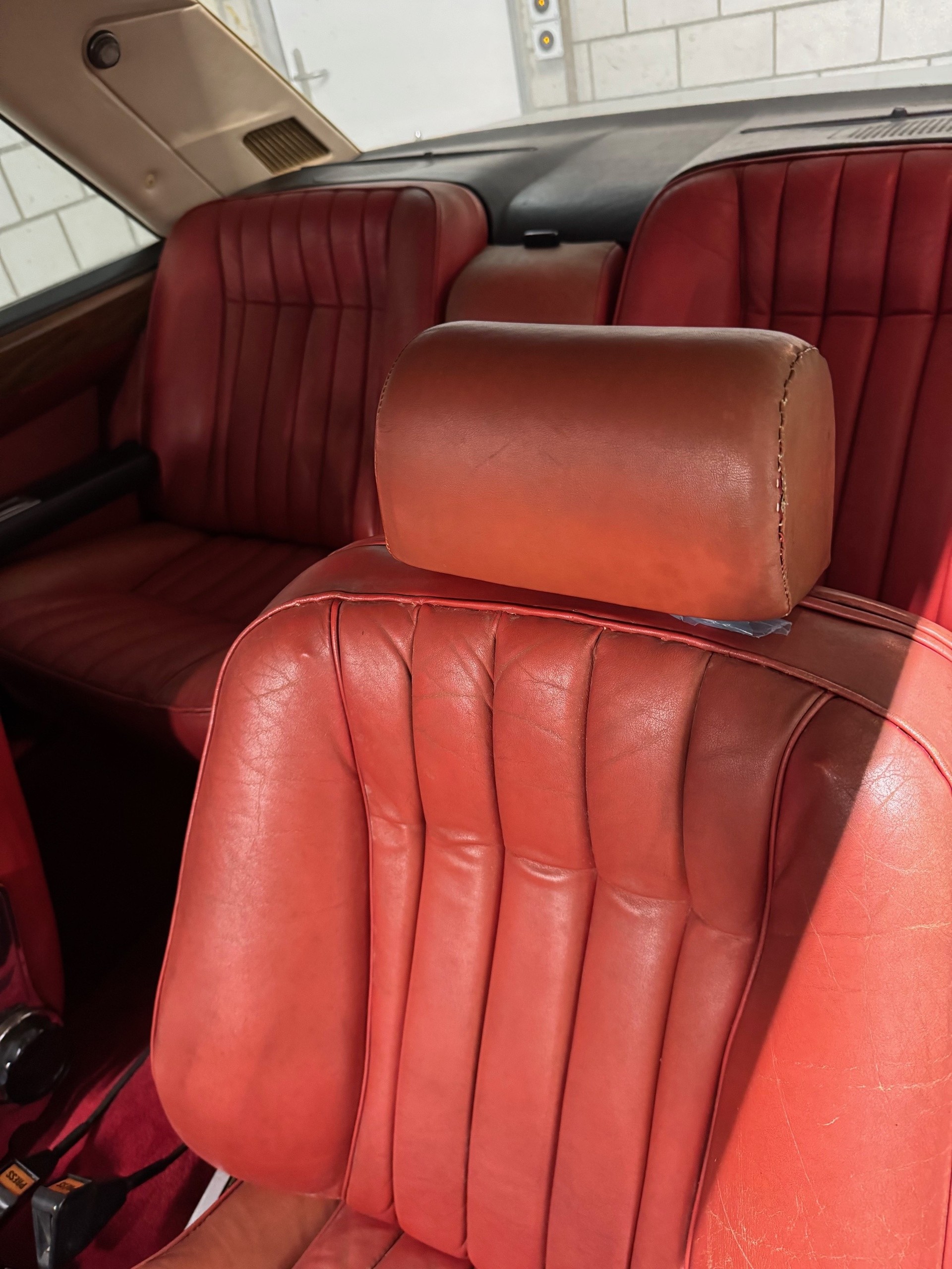 FIAT 130 Coupé-image-4