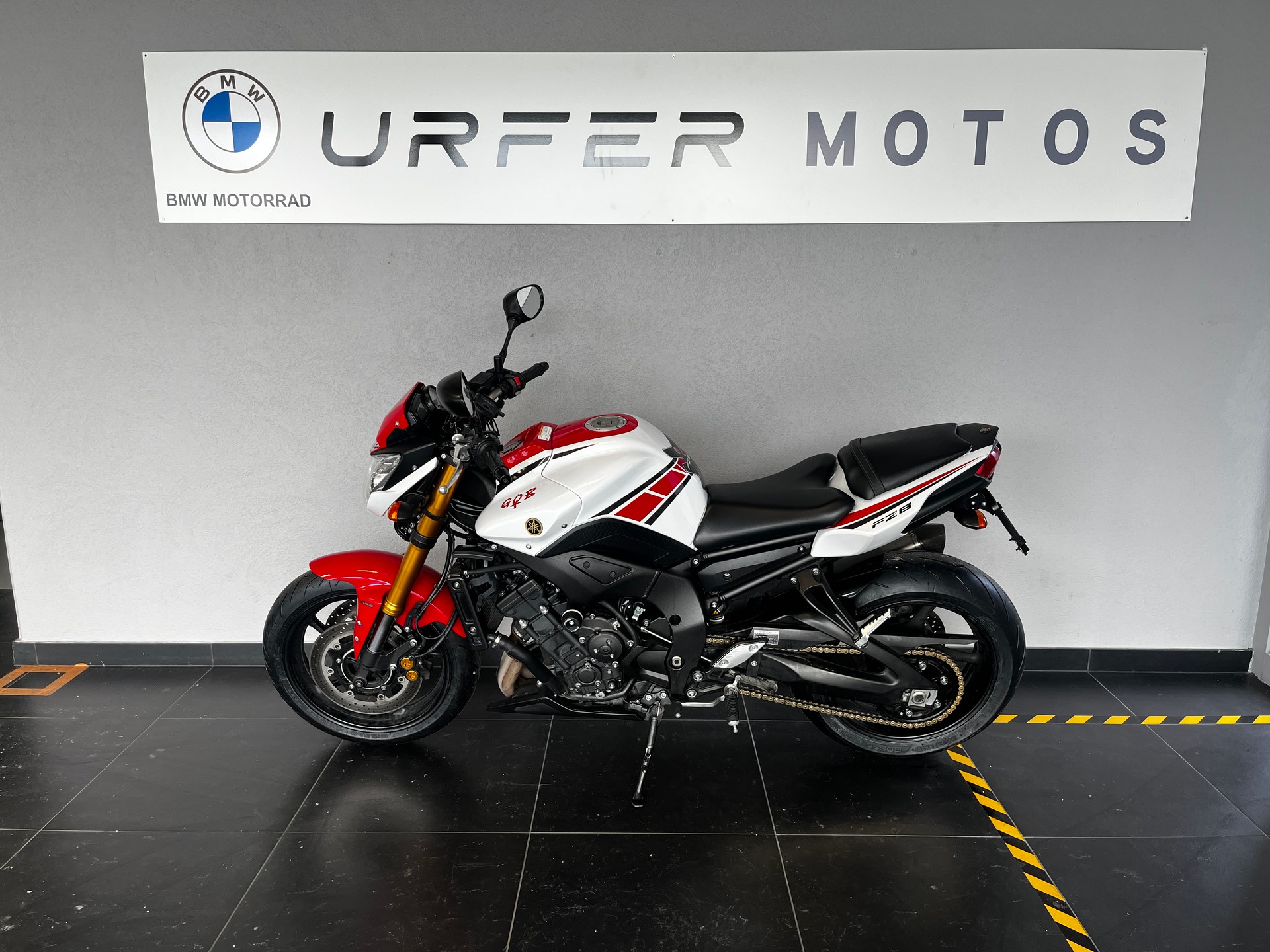 YAMAHA FZ8 N ABS-image-4