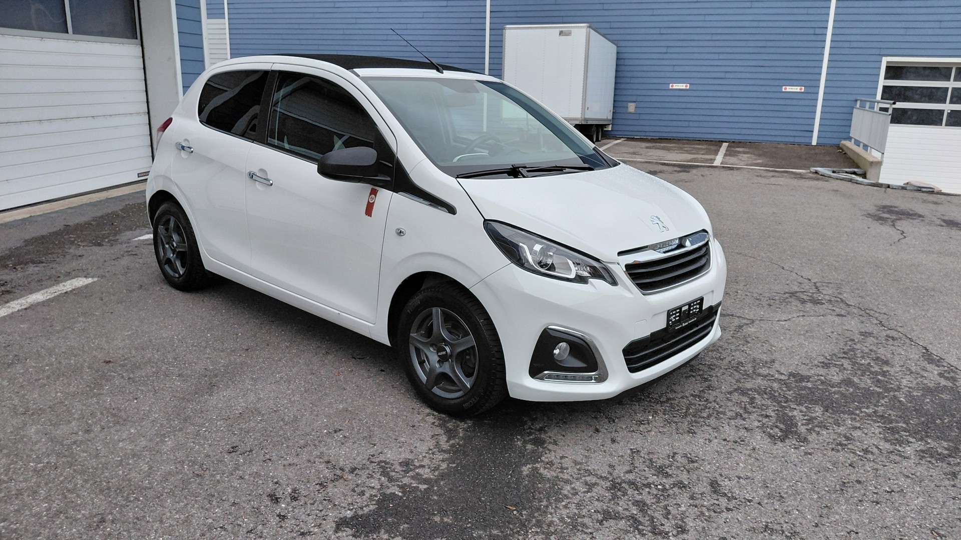 PEUGEOT 108 1.2 VTi Roland Garros Top-image-1