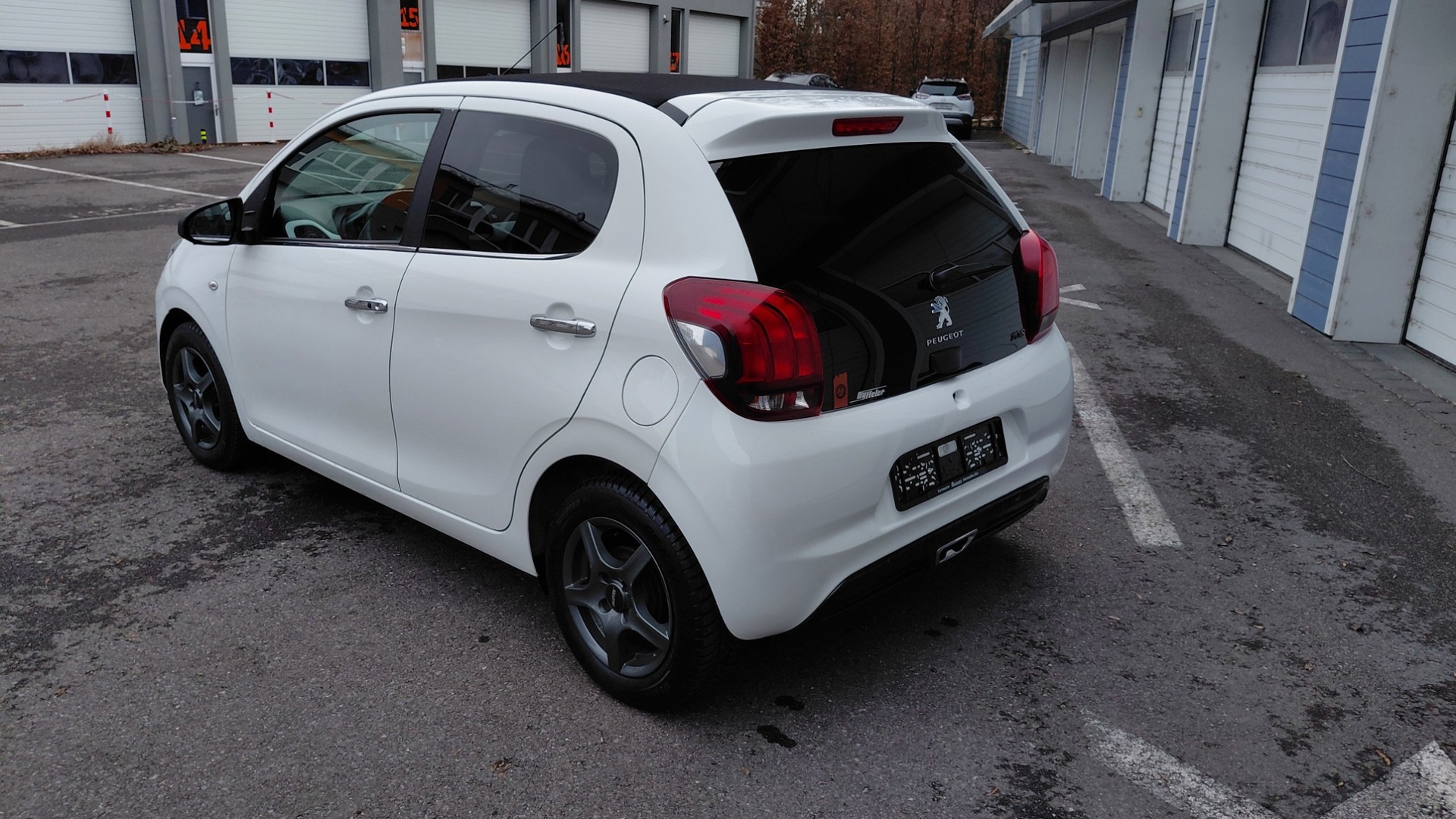 PEUGEOT 108 1.2 VTi Roland Garros Top-image-5