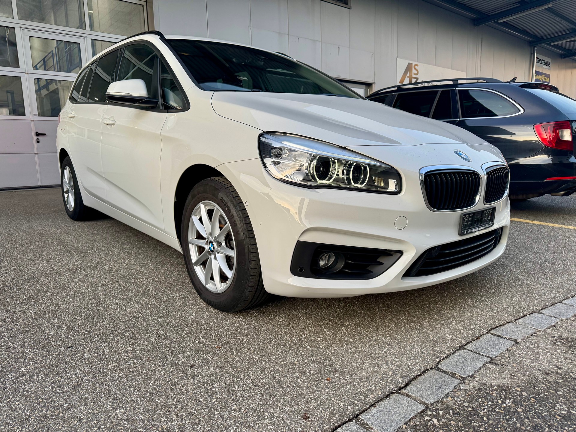 BMW 218d Gran Tourer Steptronic *ab Service*-showroom-element-2