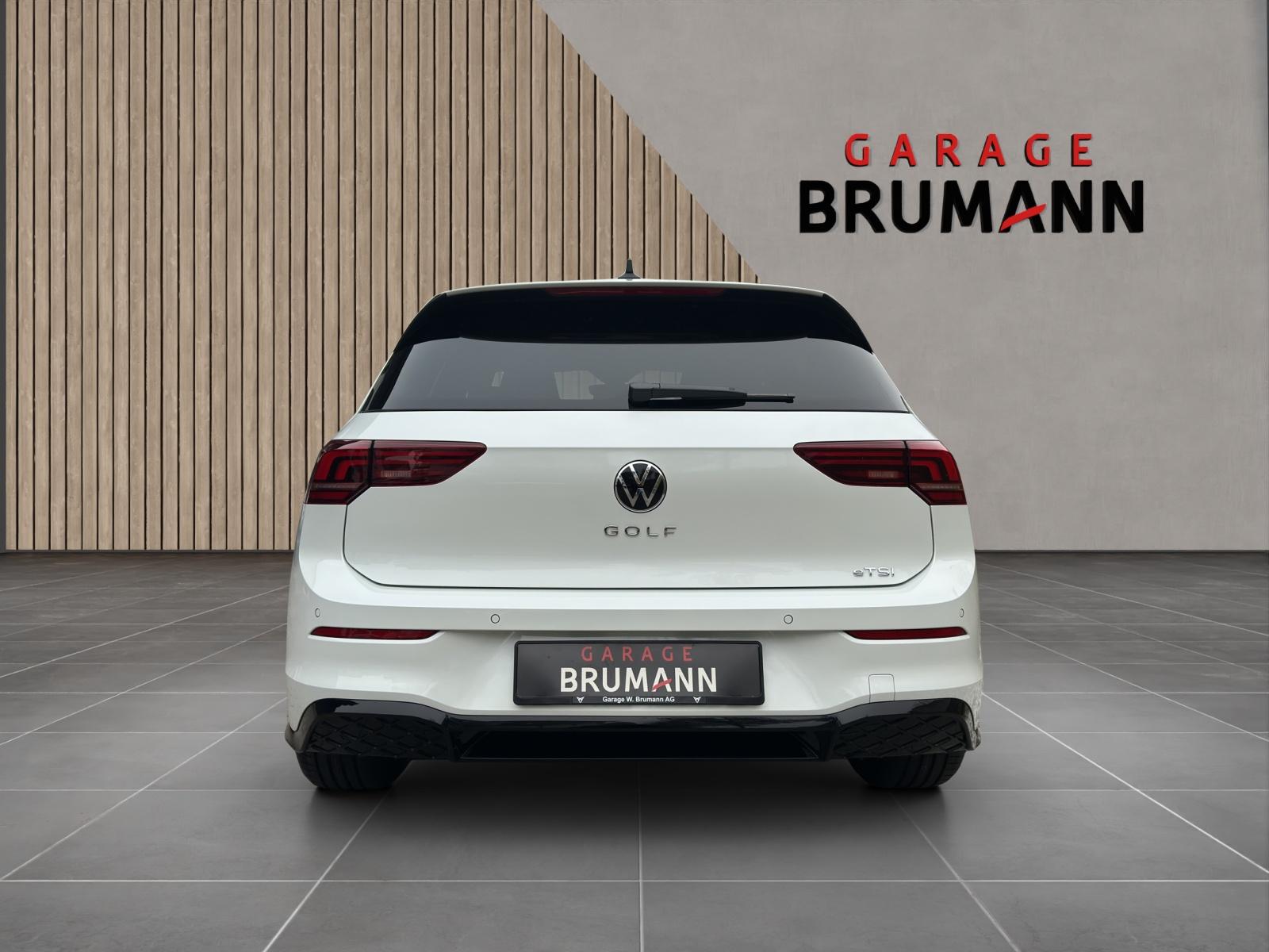VW Golf R-Line 1.5 eTSI-showroom-element-3