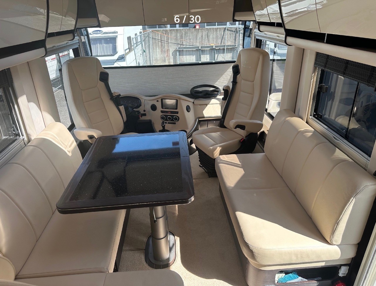 CONCORDE Sehr gepflegter Charisma 900L-image-7