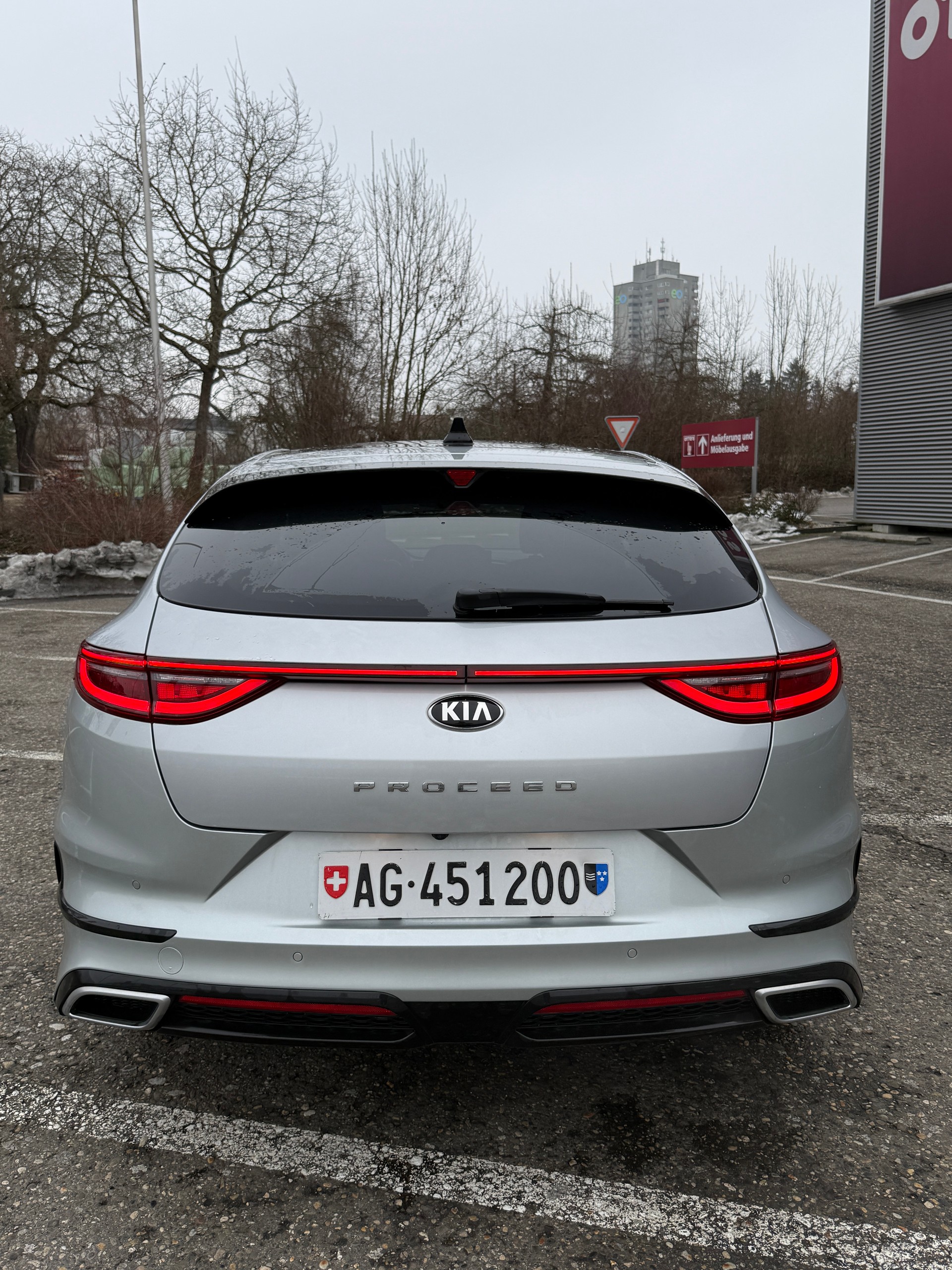 KIA ProCeed 1.5 T-GDi MHEV GT-Line DCT-image-1