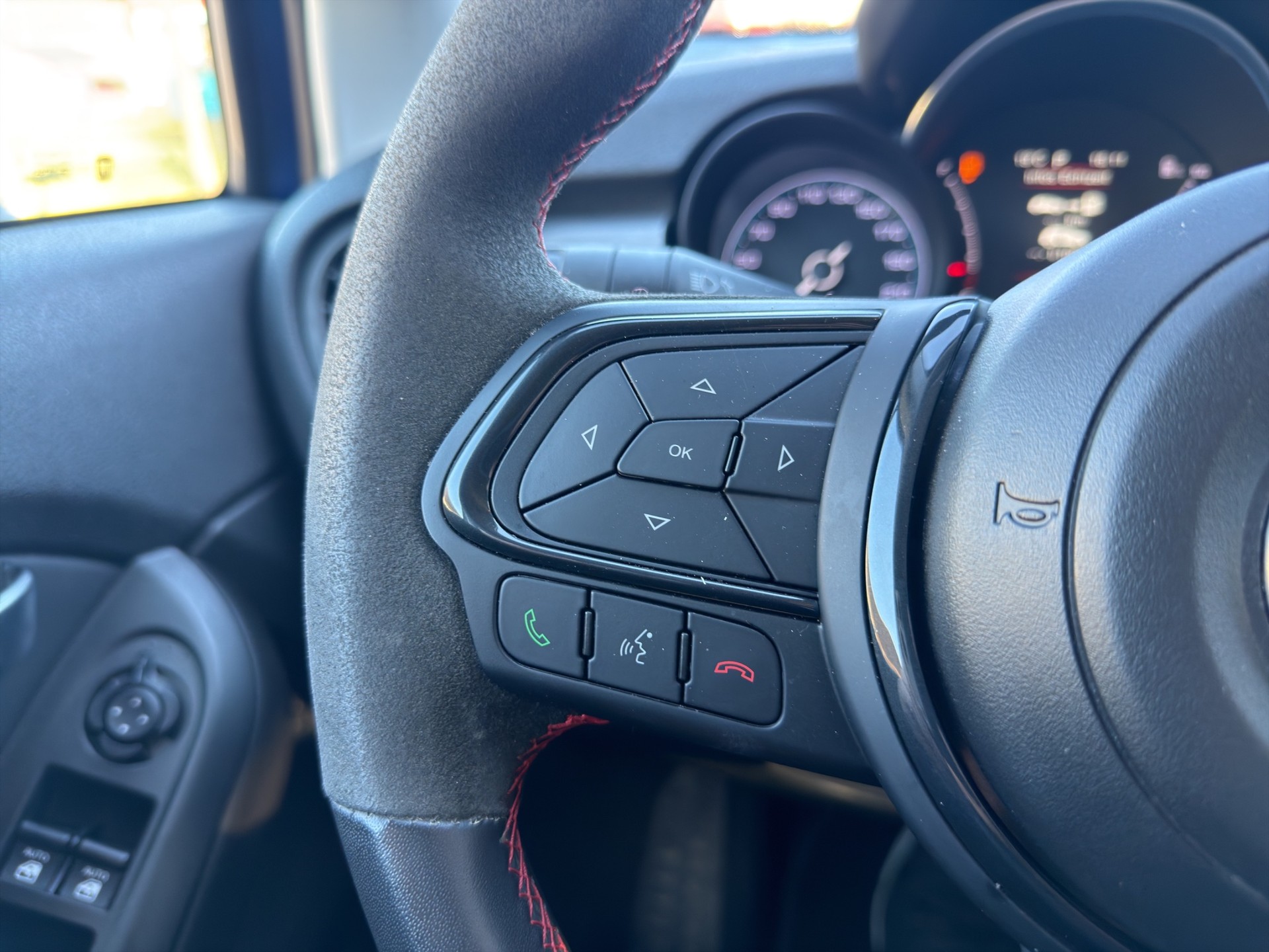 FIAT 500 X 1.5 Hybrid Sport-image-24