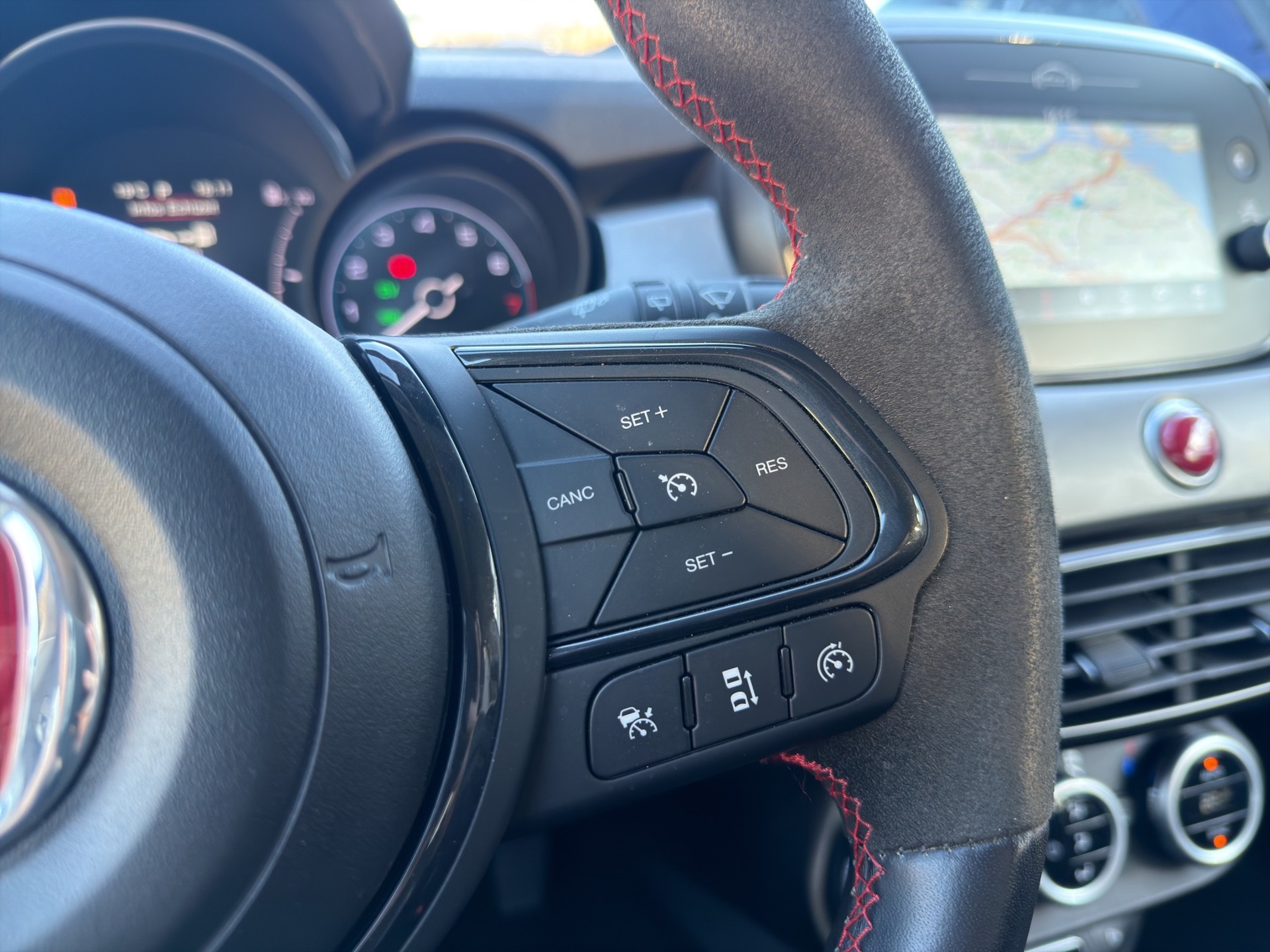 FIAT 500 X 1.5 Hybrid Sport-image-25