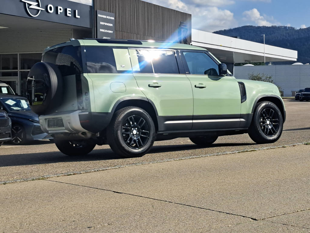 LAND ROVER Defender 110 2.0 P400e 75th Edition-image-5