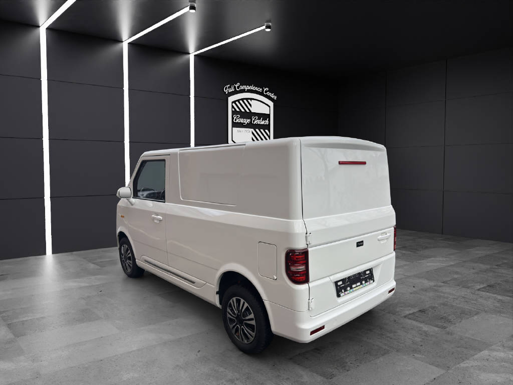 TYN-e TX1 Electric-showroom-element-3
