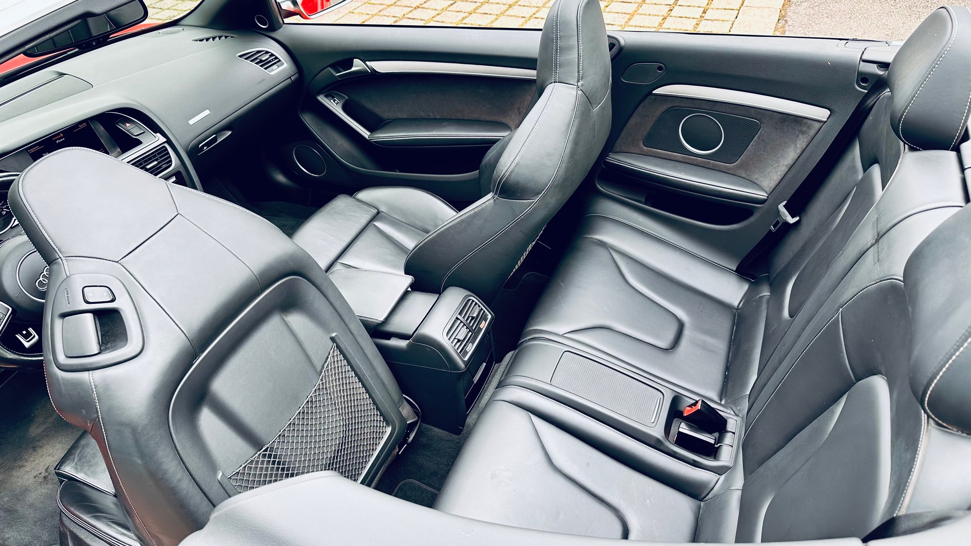 AUDI S5 Cabrio 3.0 TFSI quattro S-tronic-image-16