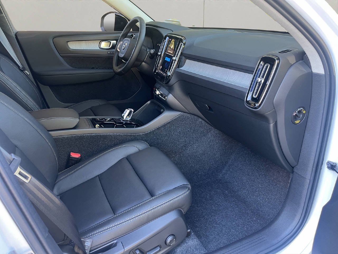 VOLVO XC40 2.0 B4 MH Ultra Dark .-image-13