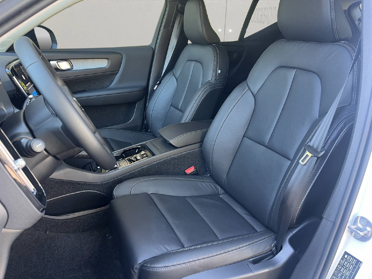 VOLVO XC40 2.0 B4 MH Ultra Dark .-image-8
