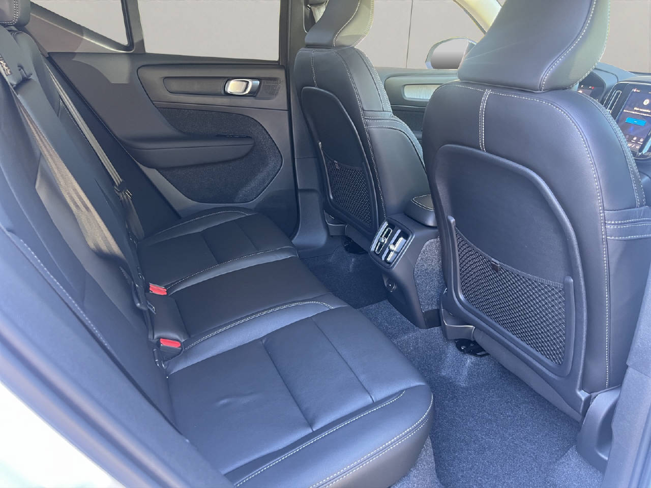 VOLVO XC40 2.0 B4 MH Ultra Dark .-image-11