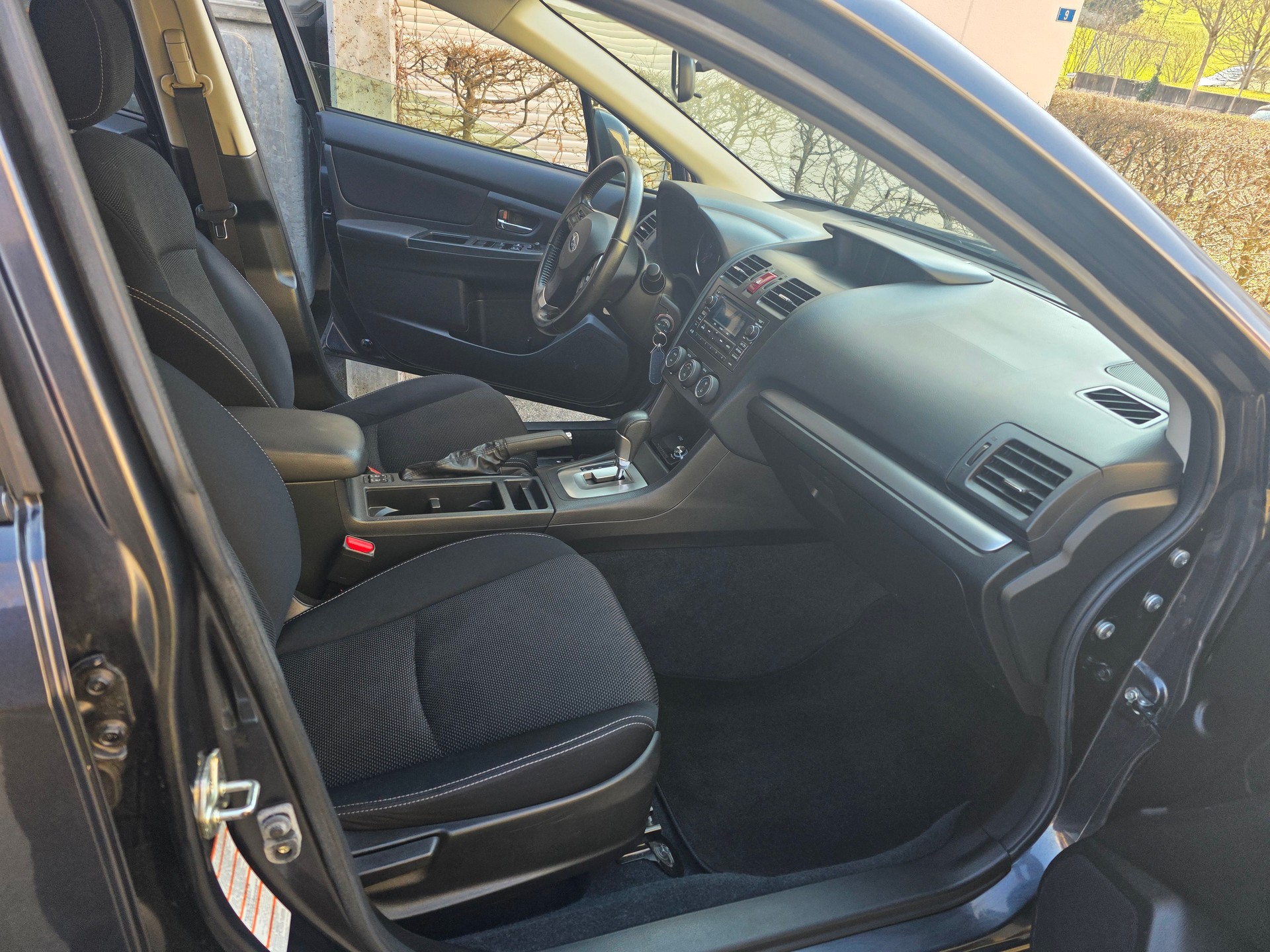 SUBARU XV 1.6 Swiss Two AWD CVT-image-8