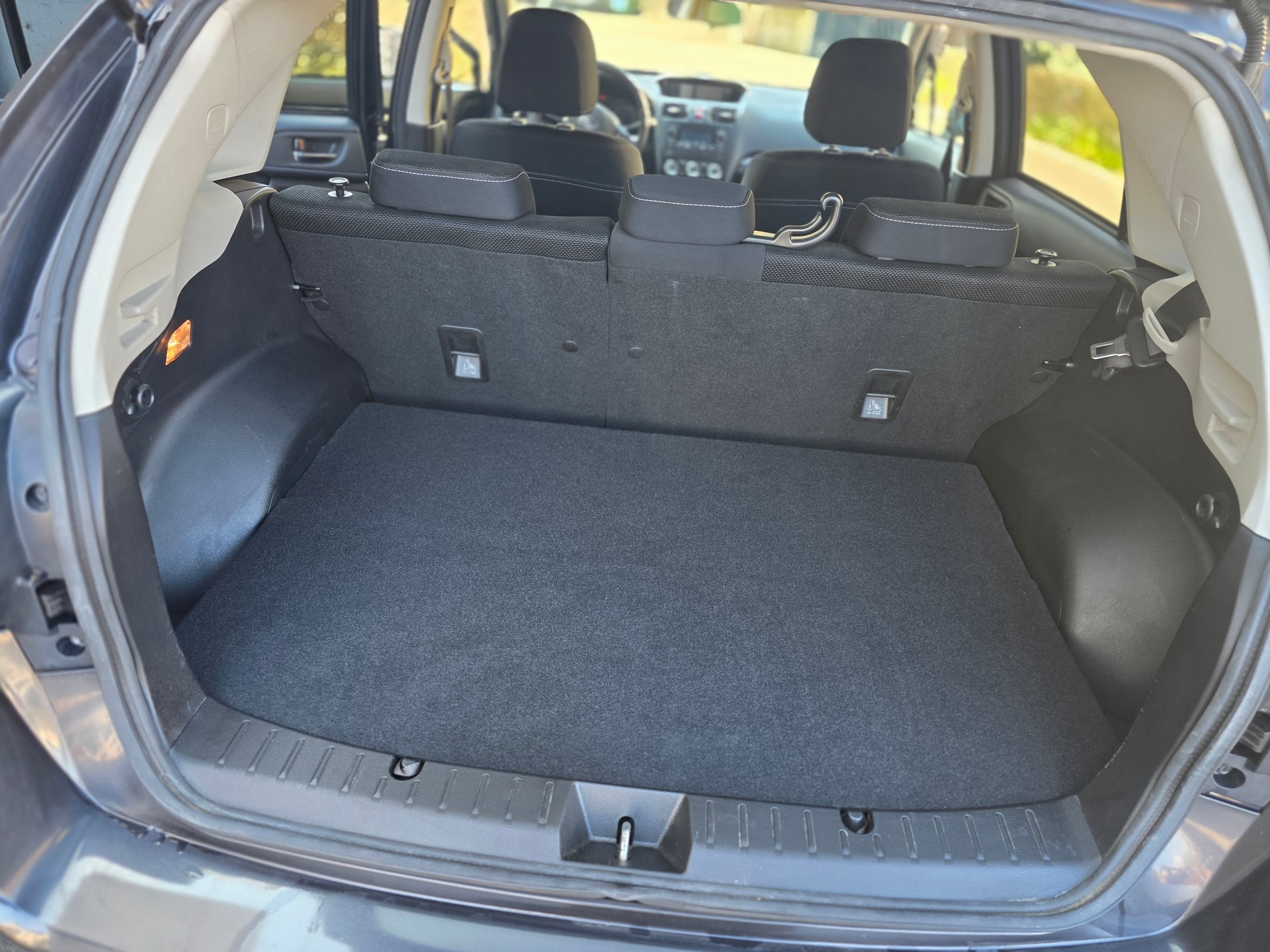 SUBARU XV 1.6 Swiss Two AWD CVT-image-11