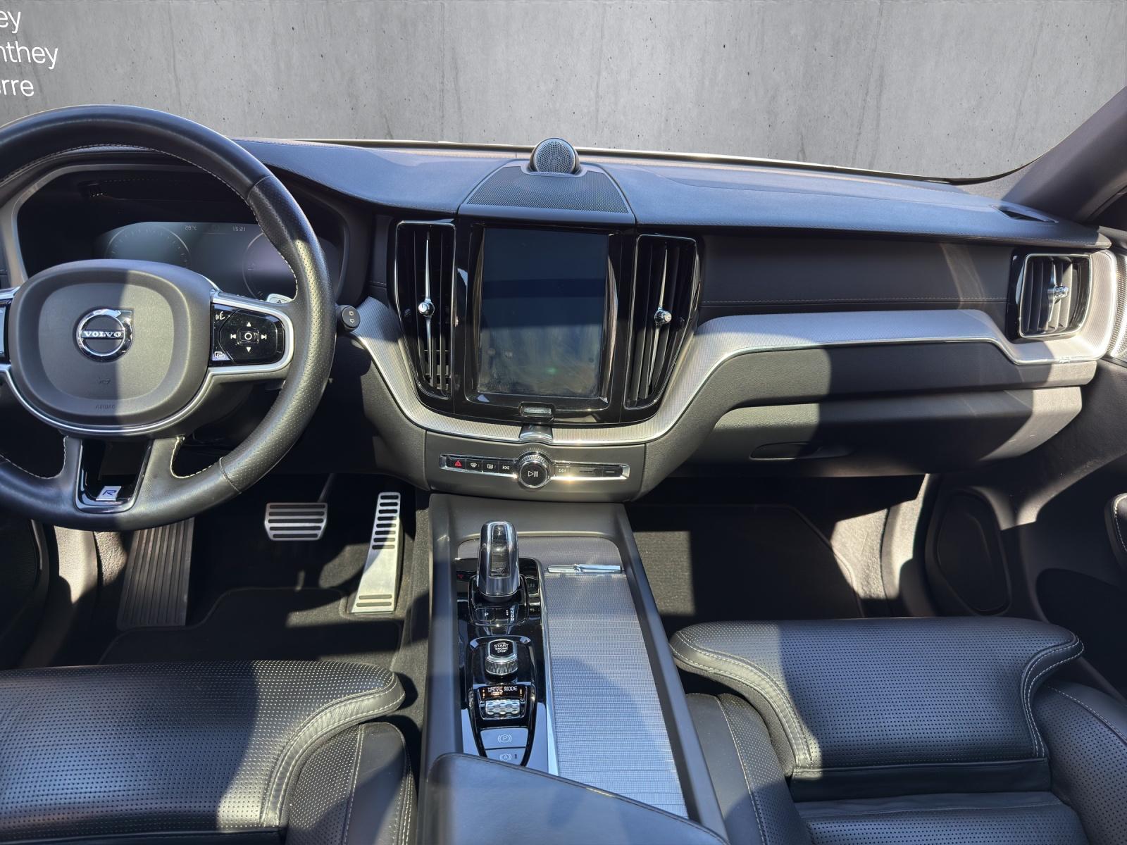 VOLVO XC60 T8 eAWD R-Design Geartronic-image-10