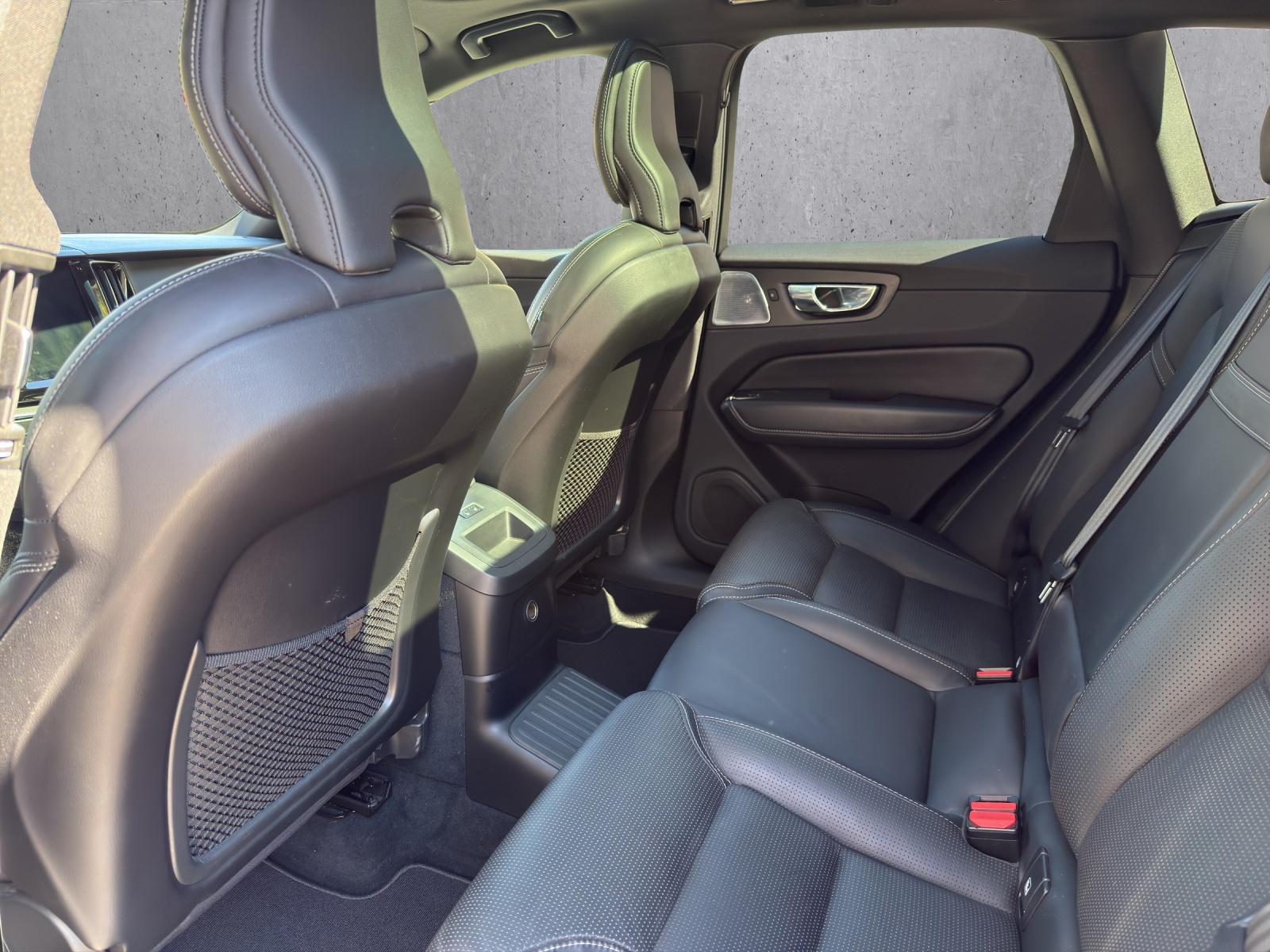 VOLVO XC60 T8 eAWD R-Design Geartronic-image-13