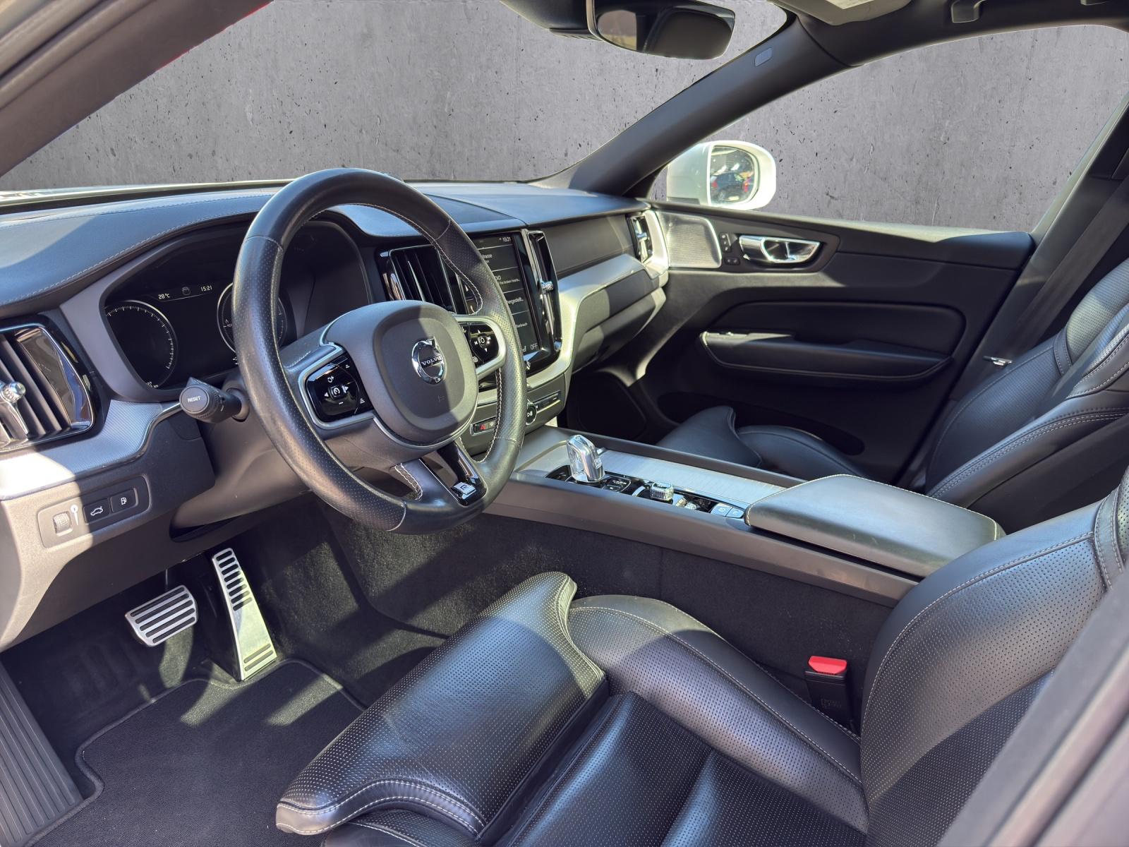 VOLVO XC60 T8 eAWD R-Design Geartronic-image-8