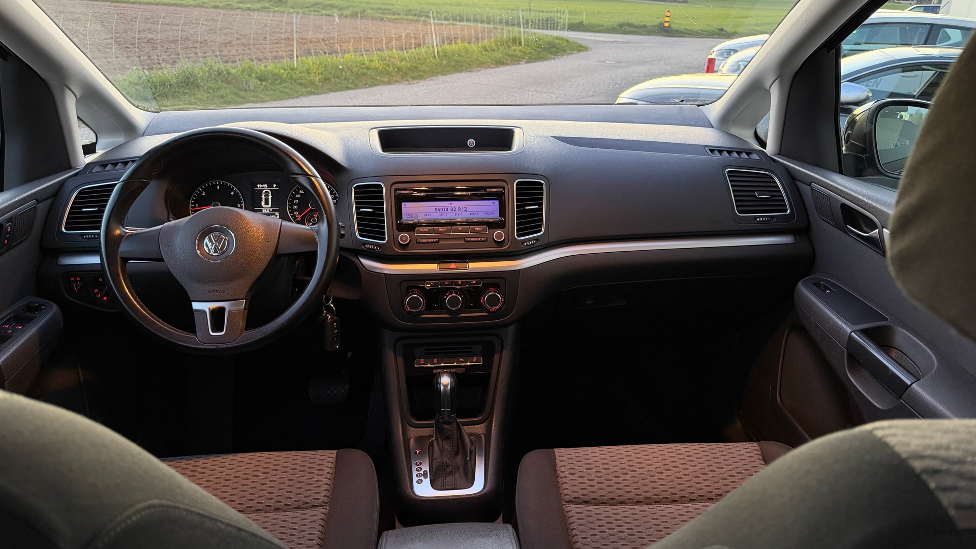 VW Sharan 2.0 TDI BlueMotion Technology Trendline DSG-image-19