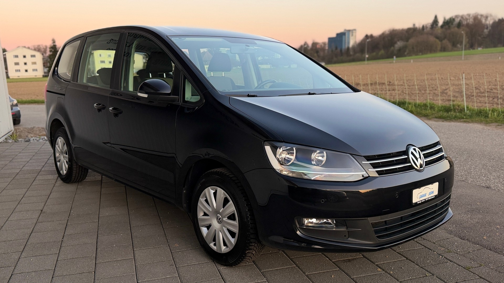VW Sharan 2.0 TDI BlueMotion Technology Trendline DSG-image-5