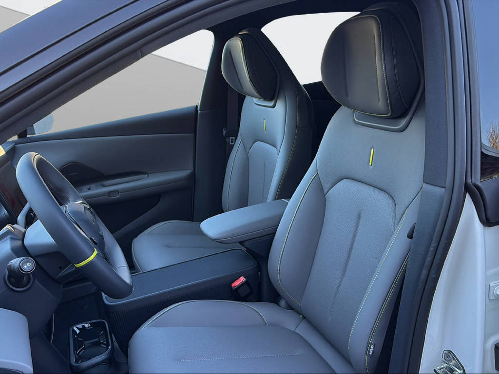LYNK & CO 02-image-7
