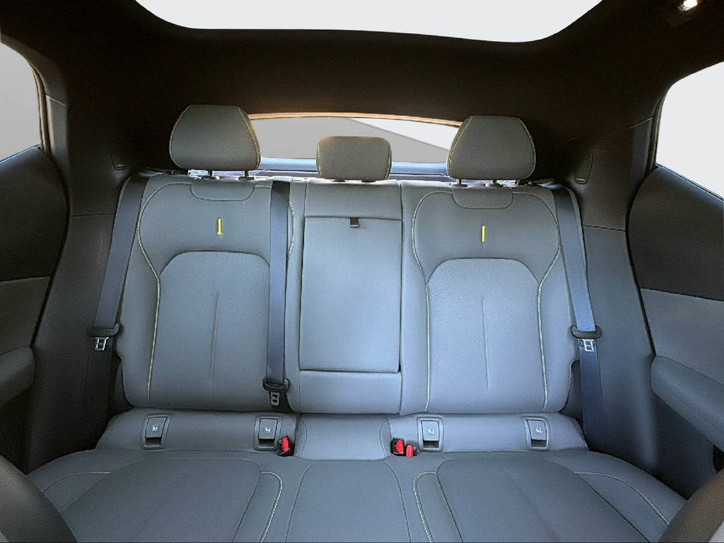 LYNK & CO 02-image-18