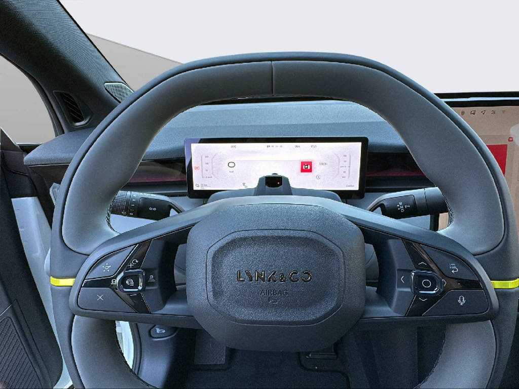LYNK & CO 02-image-11
