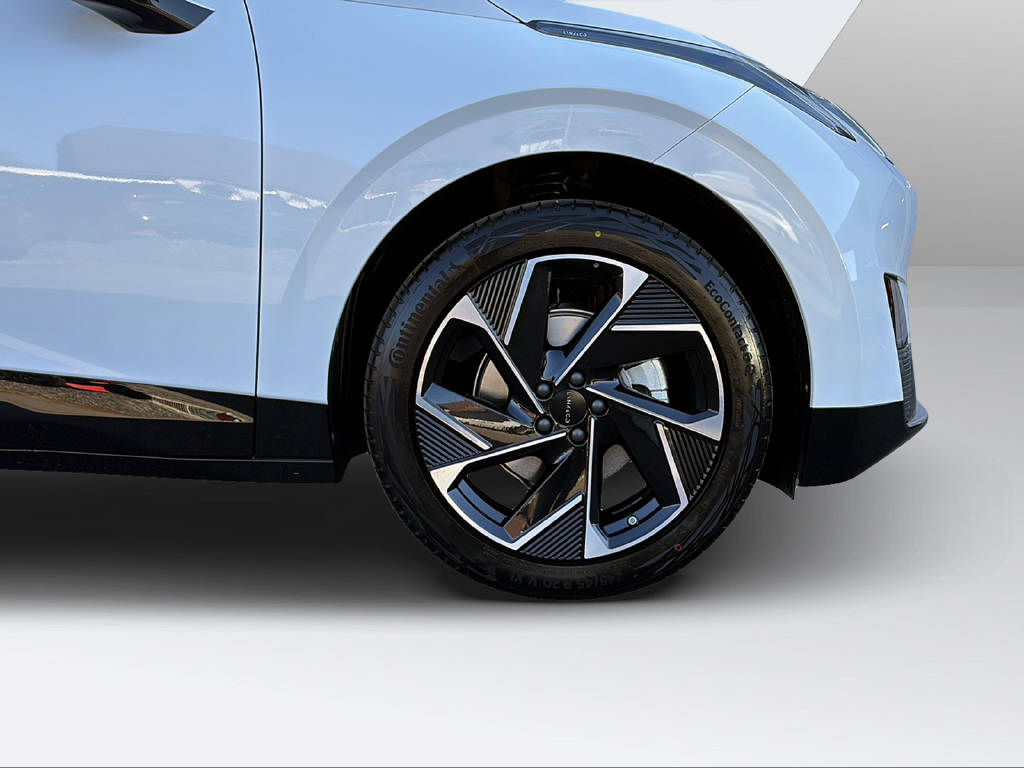 LYNK & CO 02-image-6