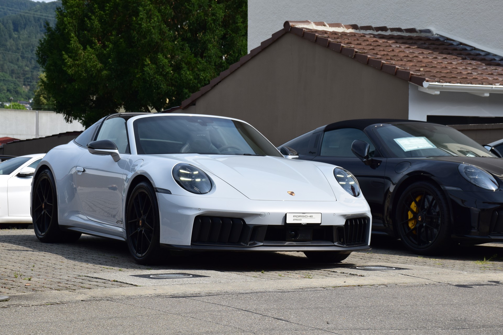 PORSCHE 911 Targa 4 GTS PDK-image-2