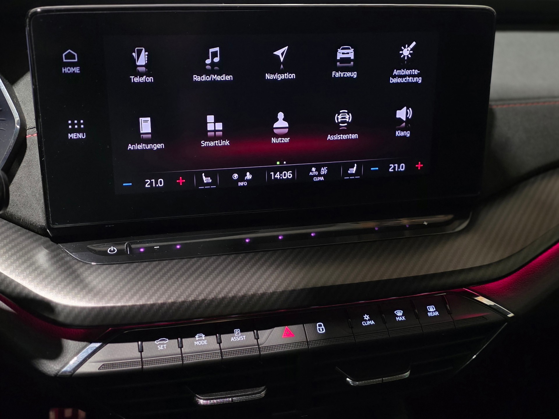SKODA Octavia Combi 2.0 TSI DSG RS-image-12