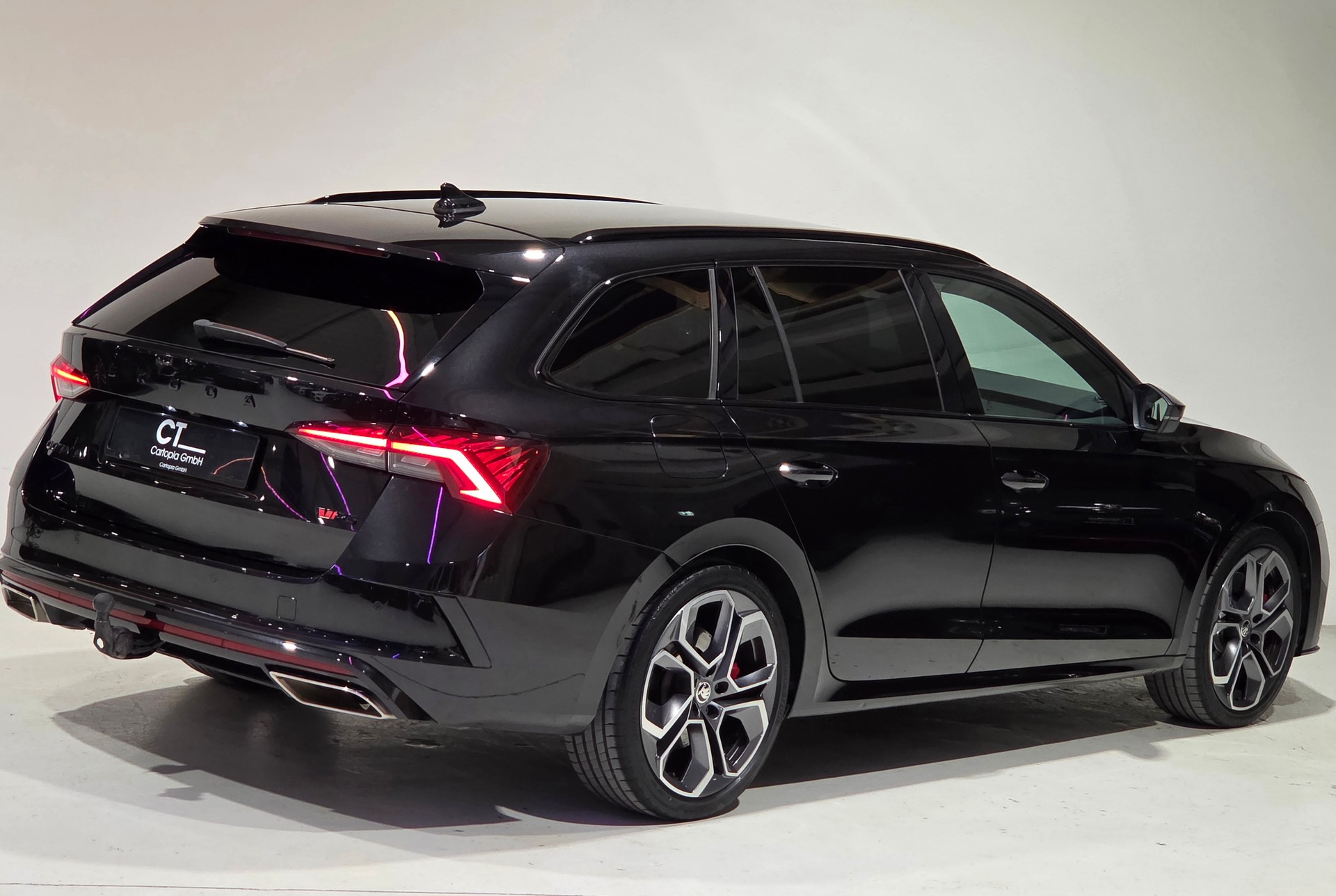 SKODA Octavia Combi 2.0 TSI DSG RS-image-27