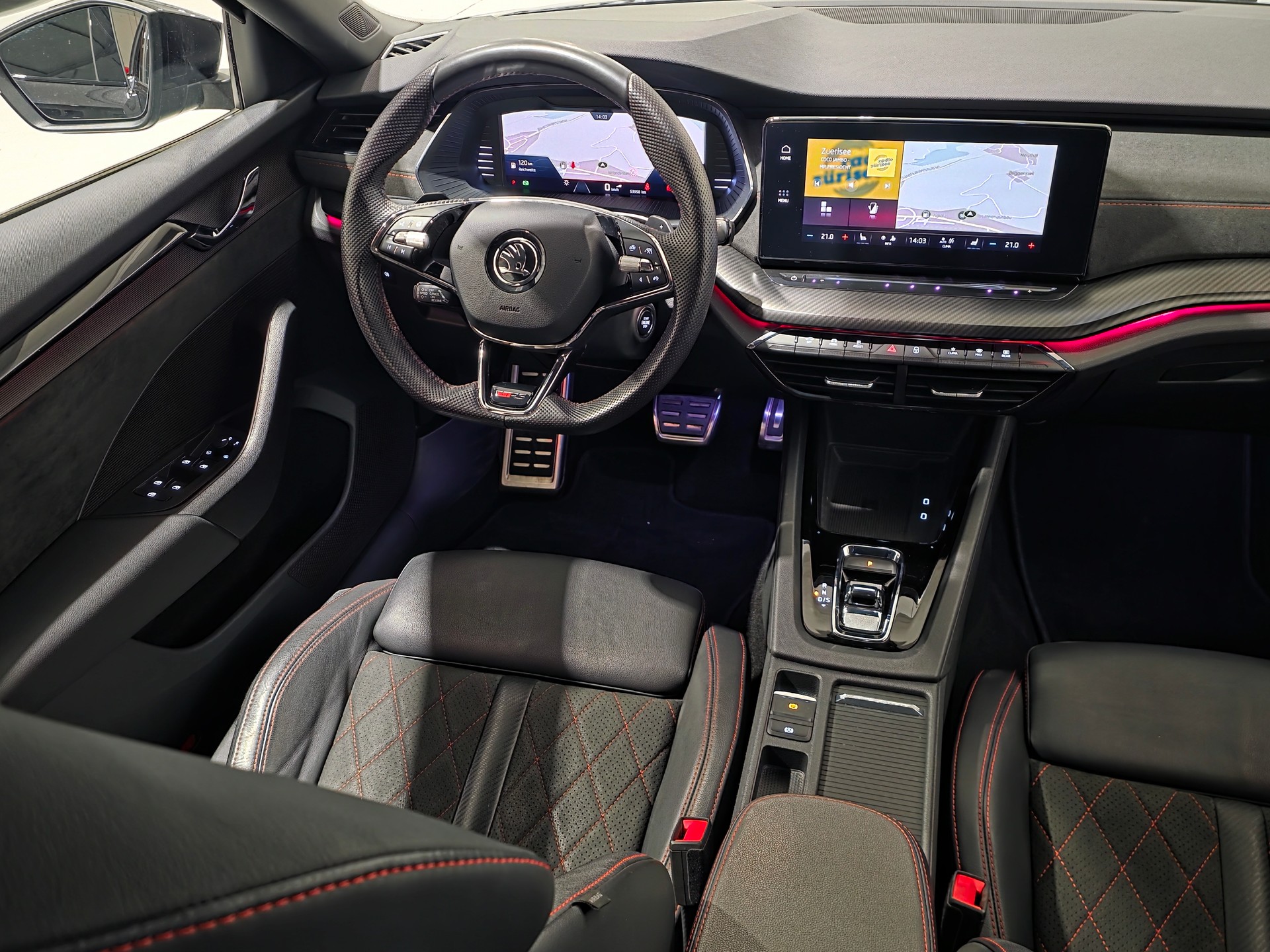 SKODA Octavia Combi 2.0 TSI DSG RS-image-5