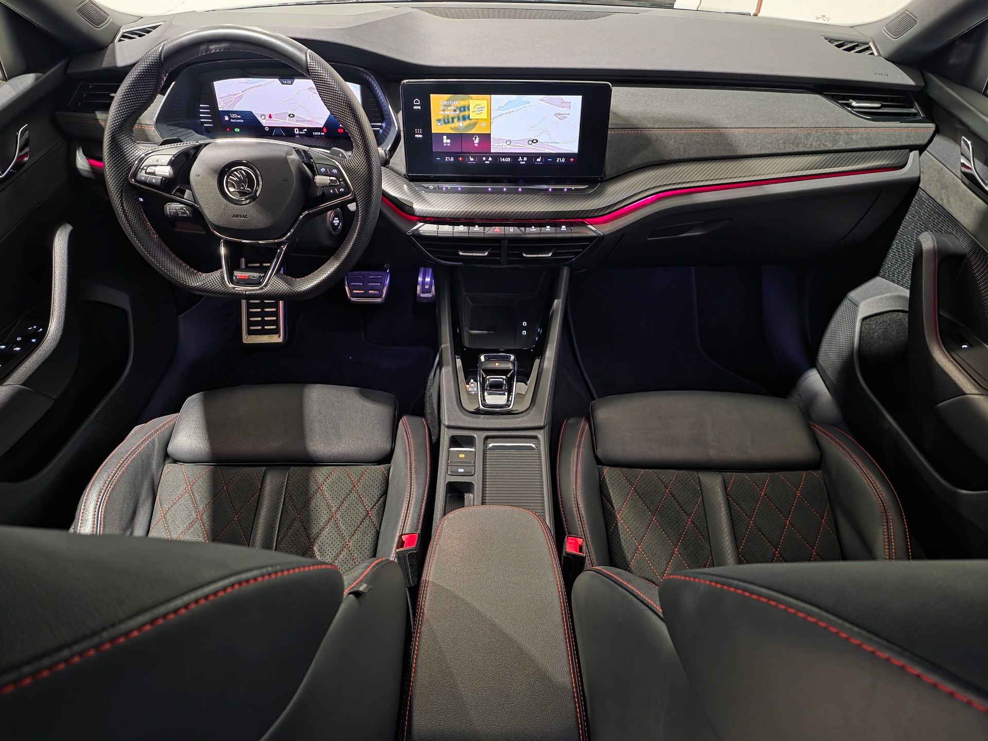 SKODA Octavia Combi 2.0 TSI DSG RS-image-4