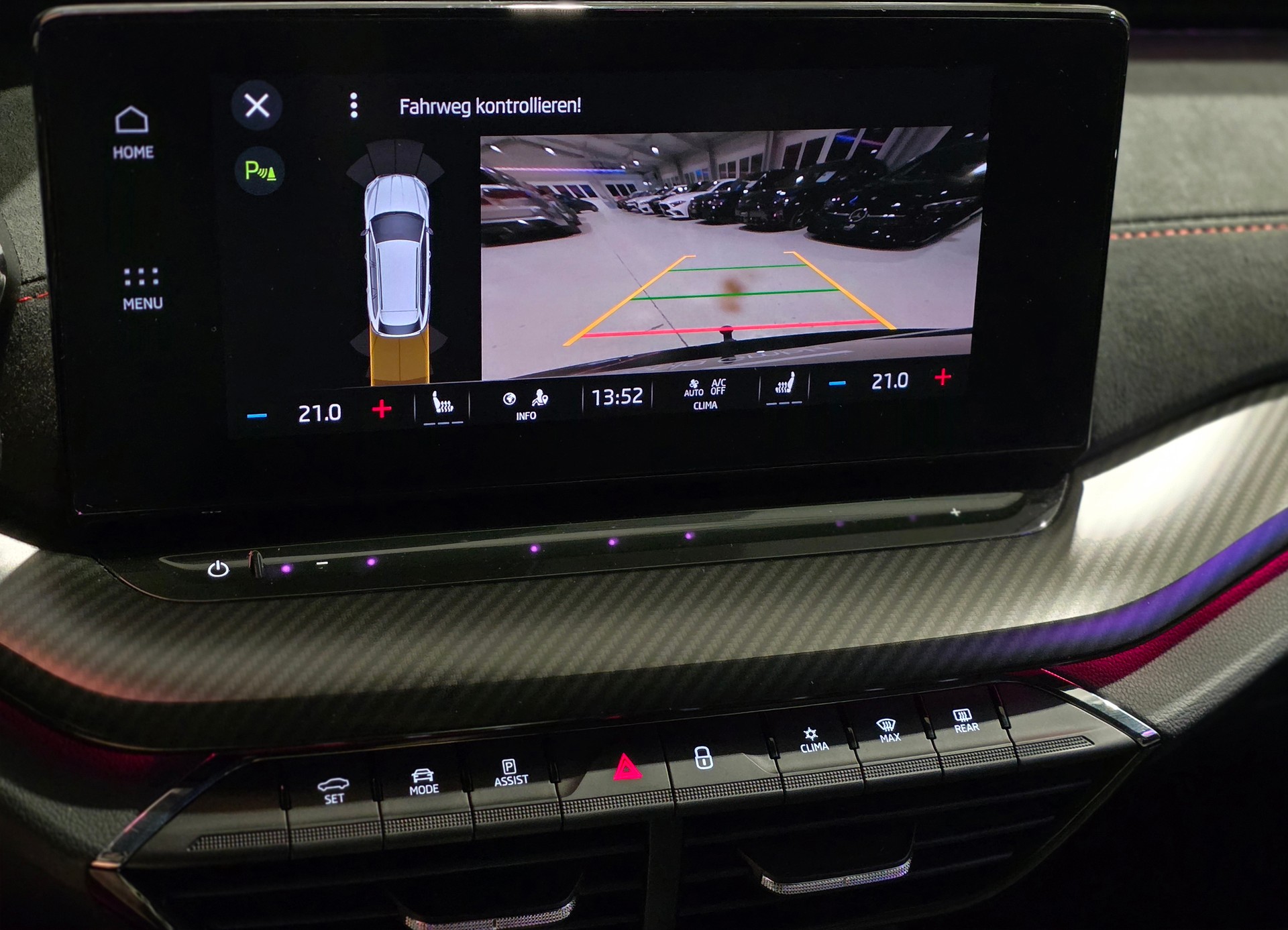 SKODA Octavia Combi 2.0 TSI DSG RS-image-9