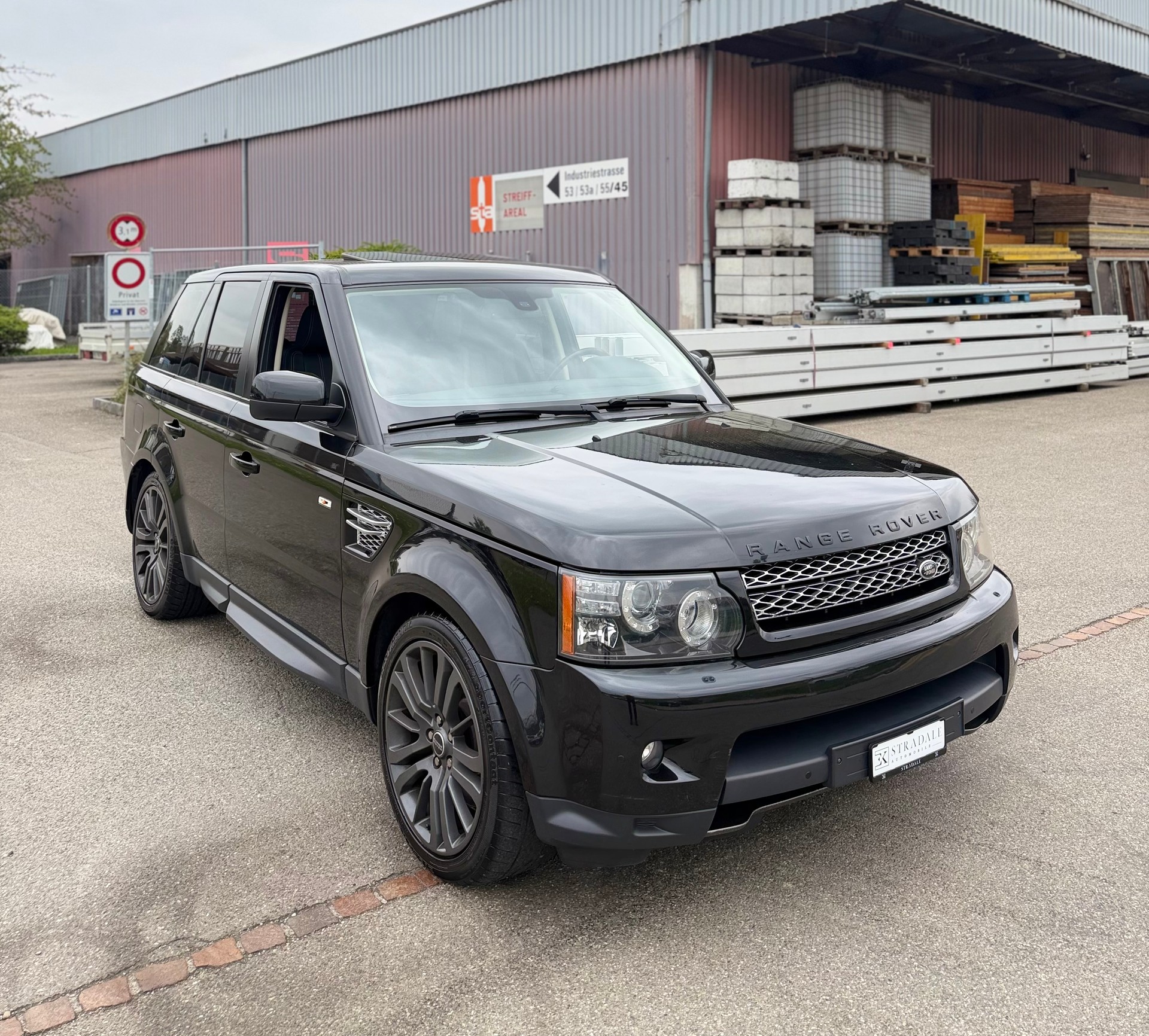 LAND ROVER Range Rover Sport 3.0 TDV6 HSE Automatic-image-1