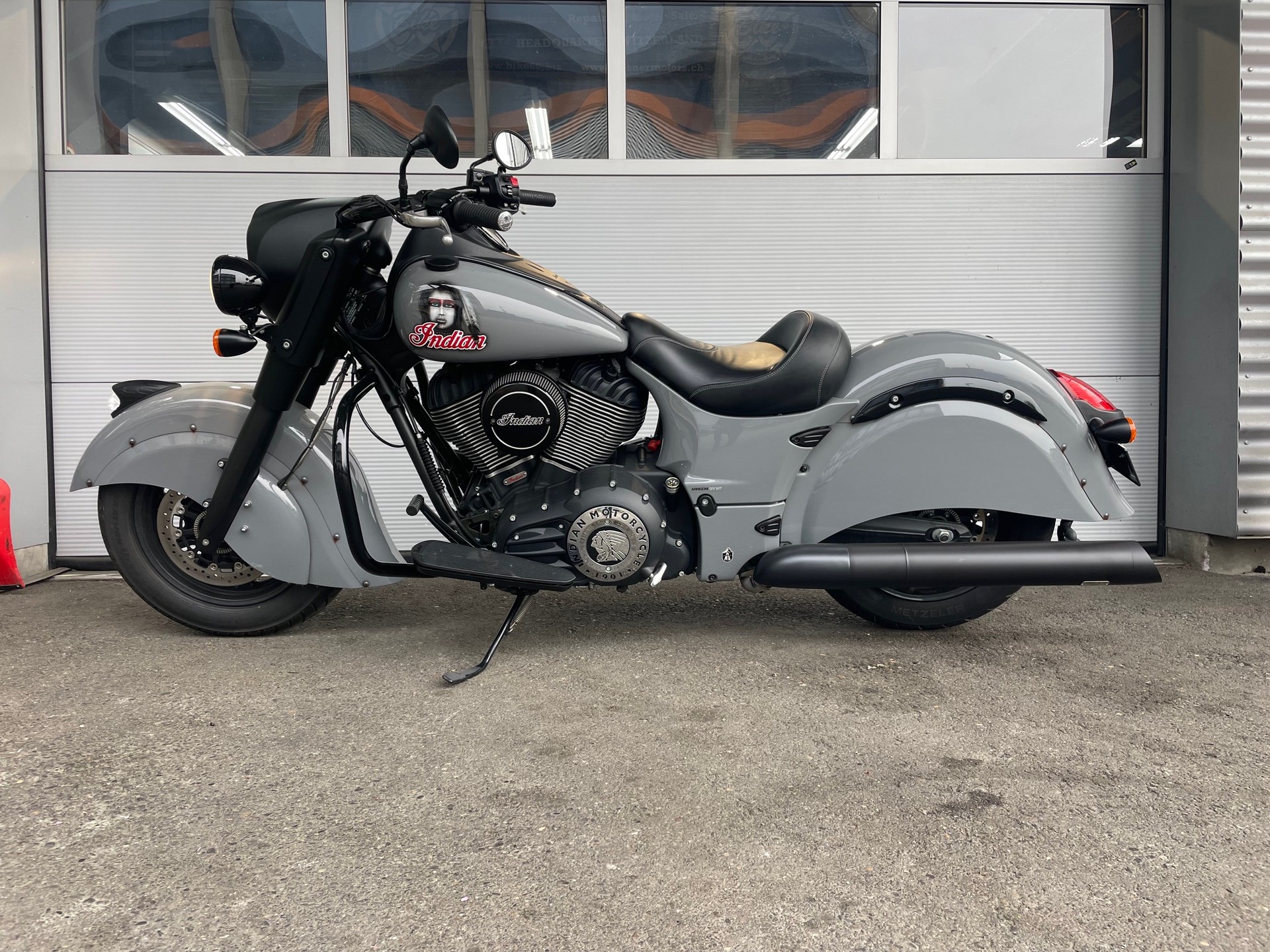 INDIAN Chief Dark Horse-image-1