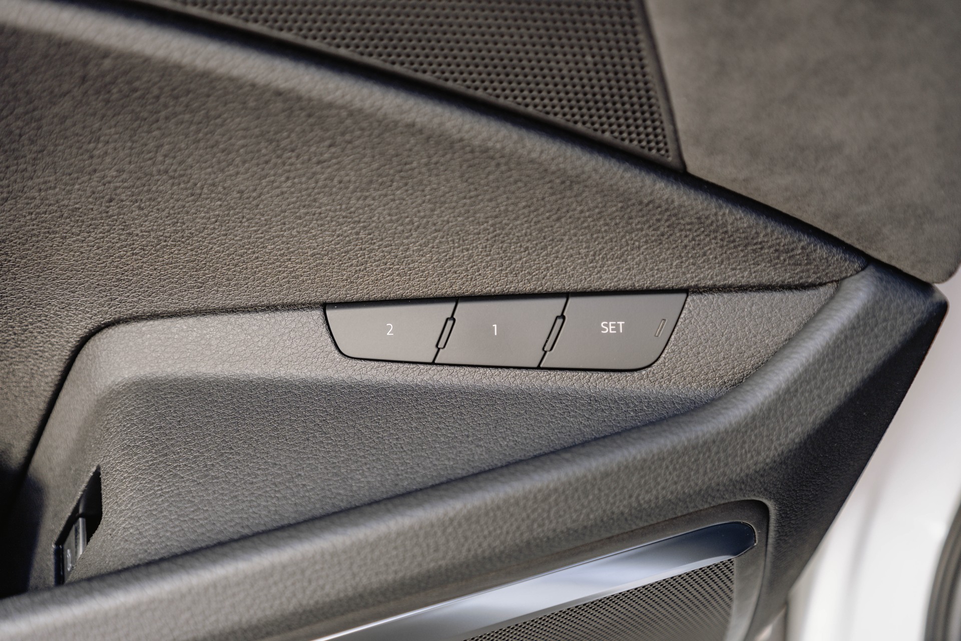 AUDI e-tron S quattro * FRISCH AB MFK * TRAUMHAFTE AUSSTATTUNG * SOH 95,3% *-image-21