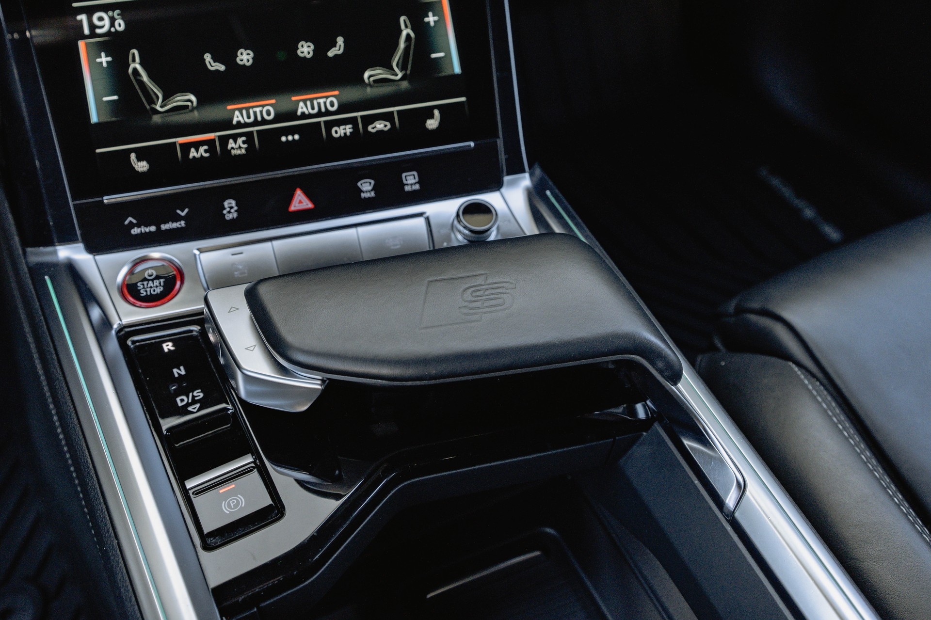 AUDI e-tron S quattro * FRISCH AB MFK * TRAUMHAFTE AUSSTATTUNG * SOH 95,3% *-image-27