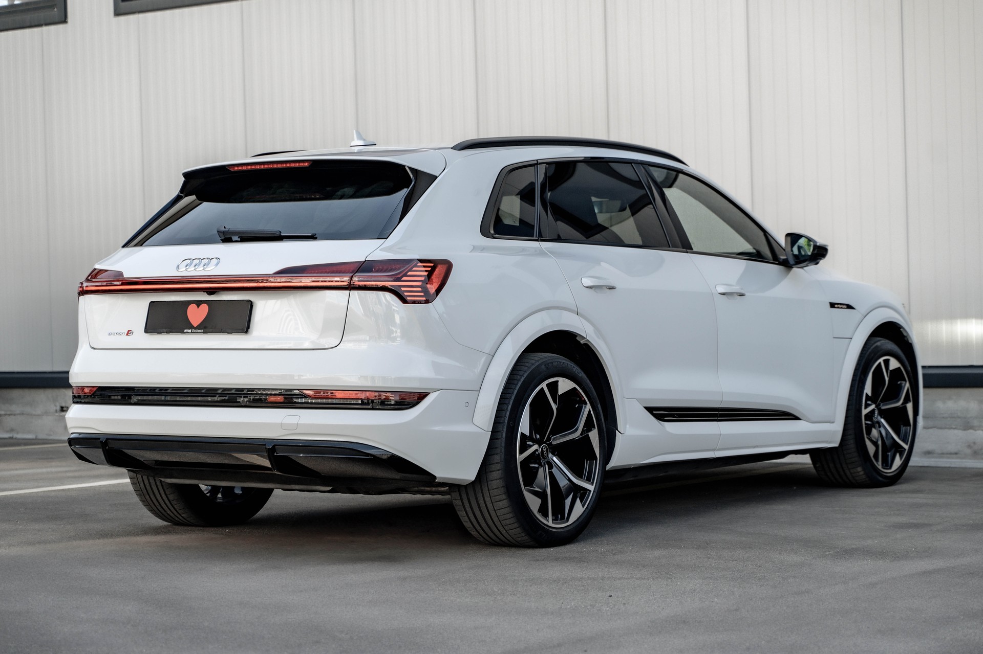 AUDI e-tron S quattro * FRISCH AB MFK * TRAUMHAFTE AUSSTATTUNG * SOH 95,3% *-image-5