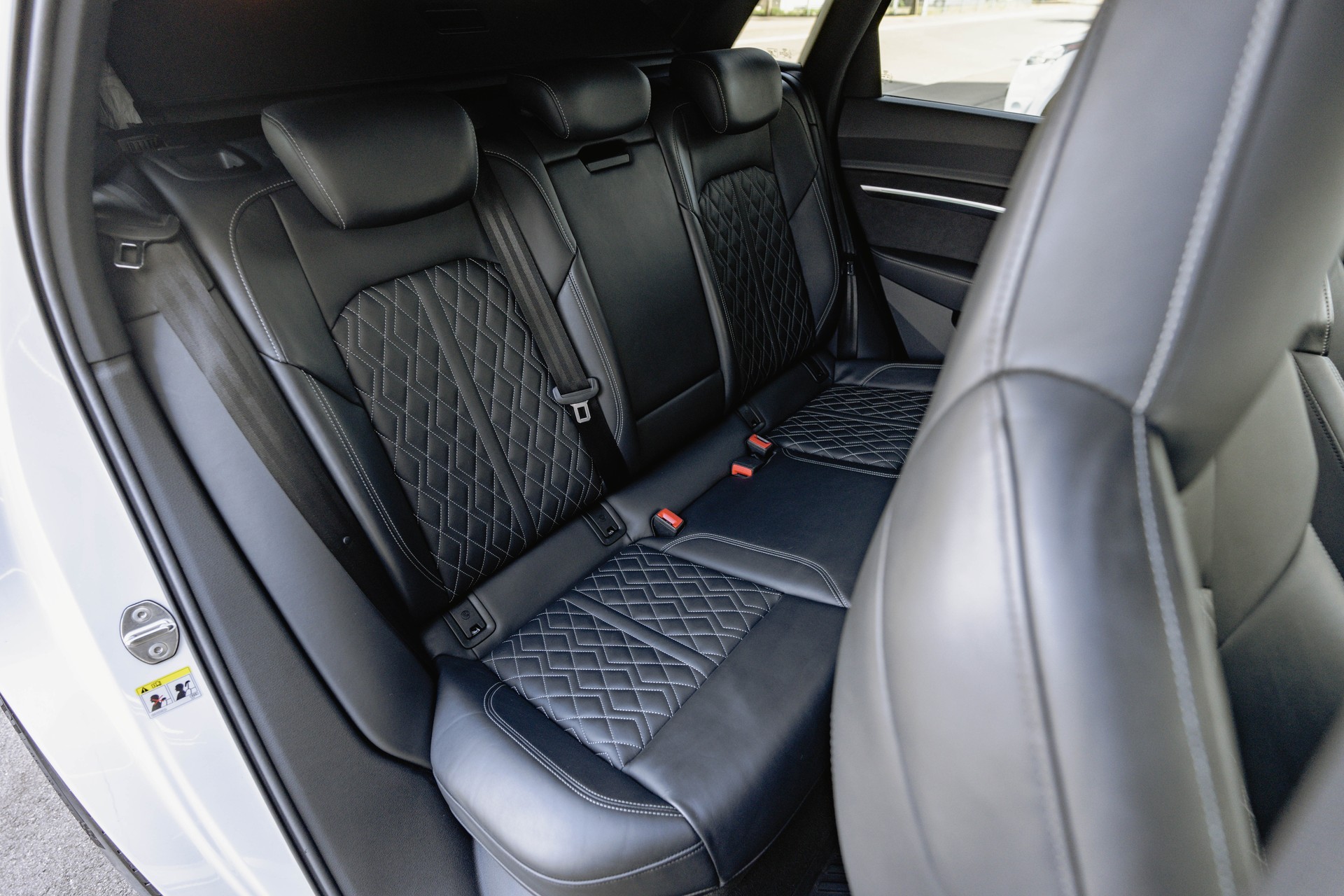 AUDI e-tron S quattro * FRISCH AB MFK * TRAUMHAFTE AUSSTATTUNG * SOH 95,3% *-image-20