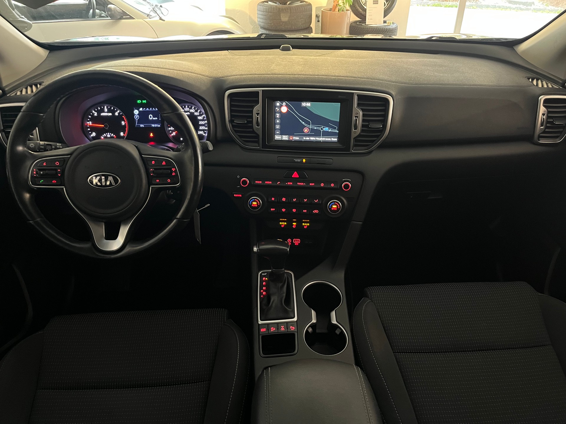 KIA Sportage 2.0CRDi Trend 4WD Automat-image-10