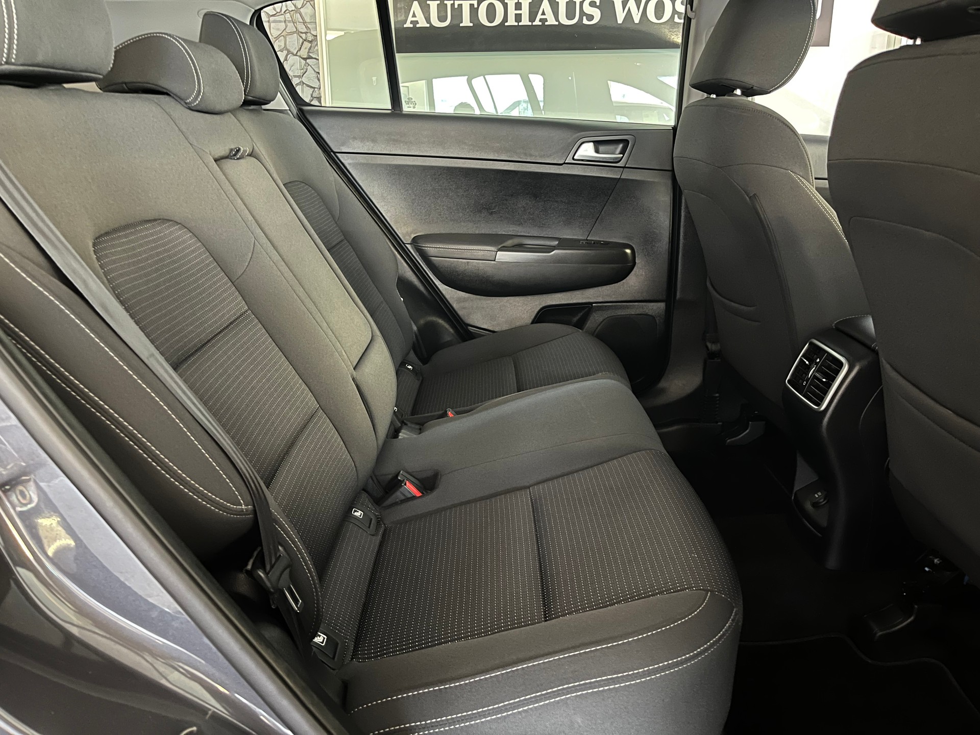 KIA Sportage 2.0CRDi Trend 4WD Automat-image-7