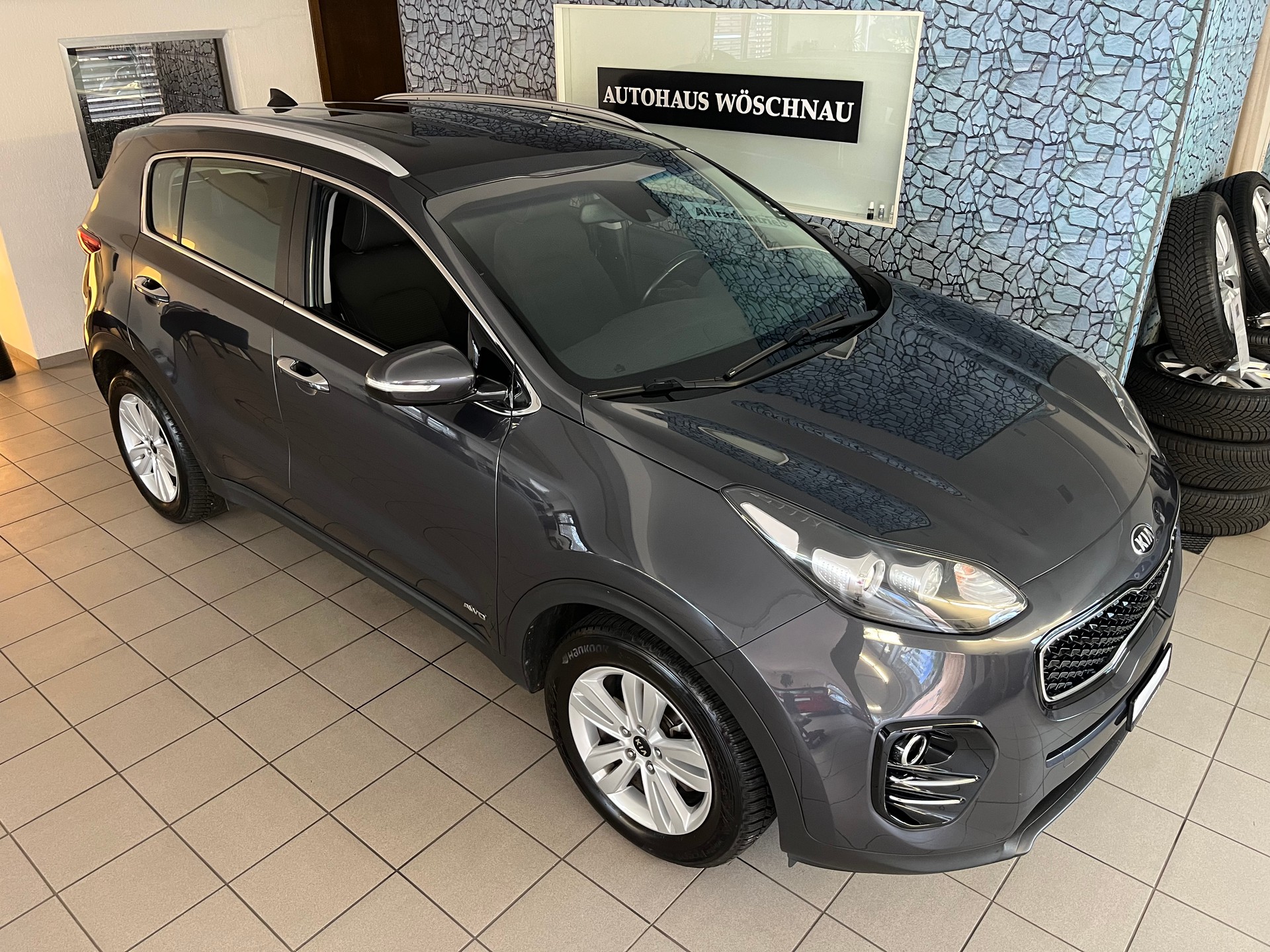 KIA Sportage 2.0CRDi Trend 4WD Automat-image-6
