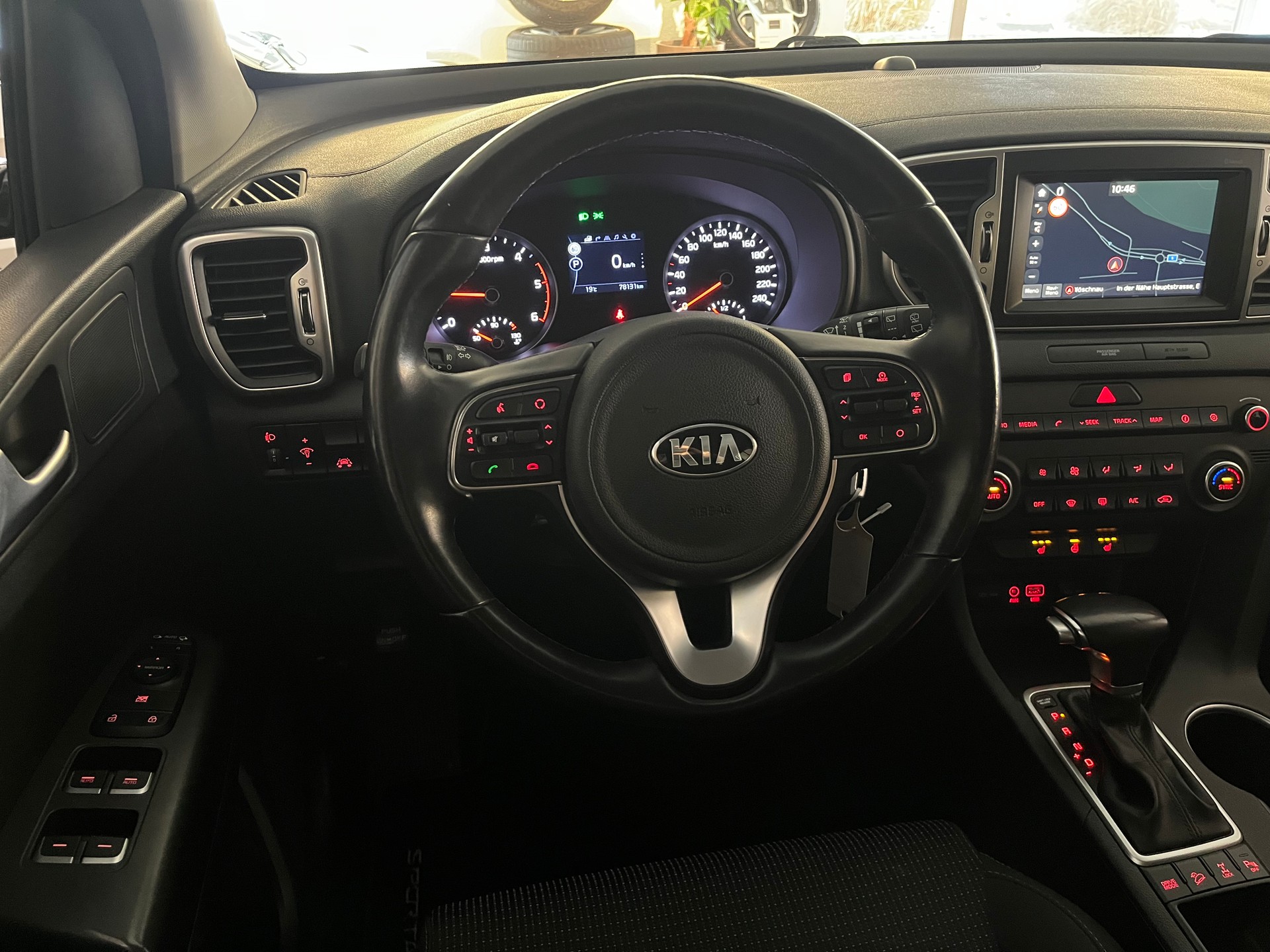 KIA Sportage 2.0CRDi Trend 4WD Automat-image-12