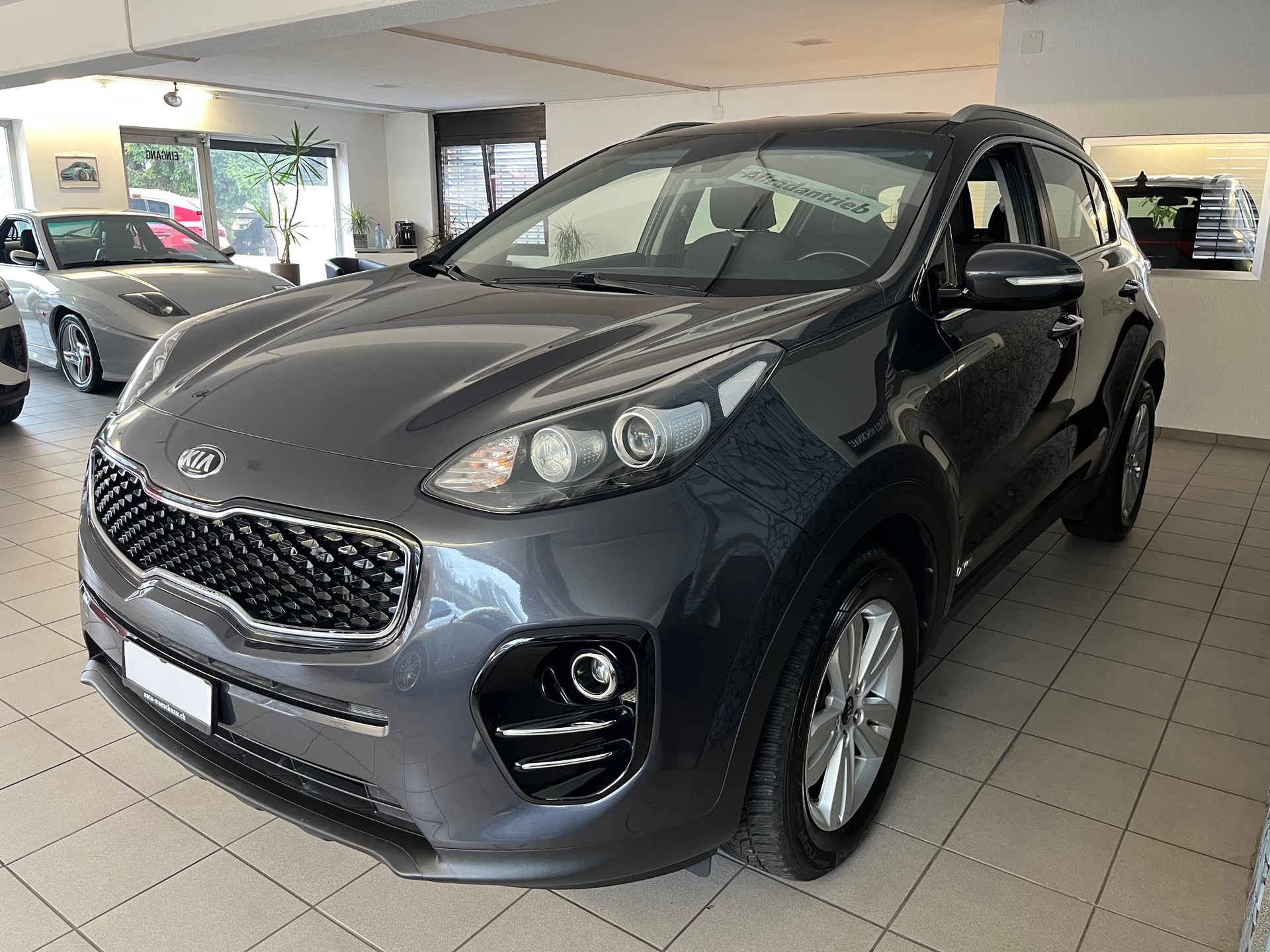 KIA Sportage 2.0CRDi Trend 4WD Automat-image-4
