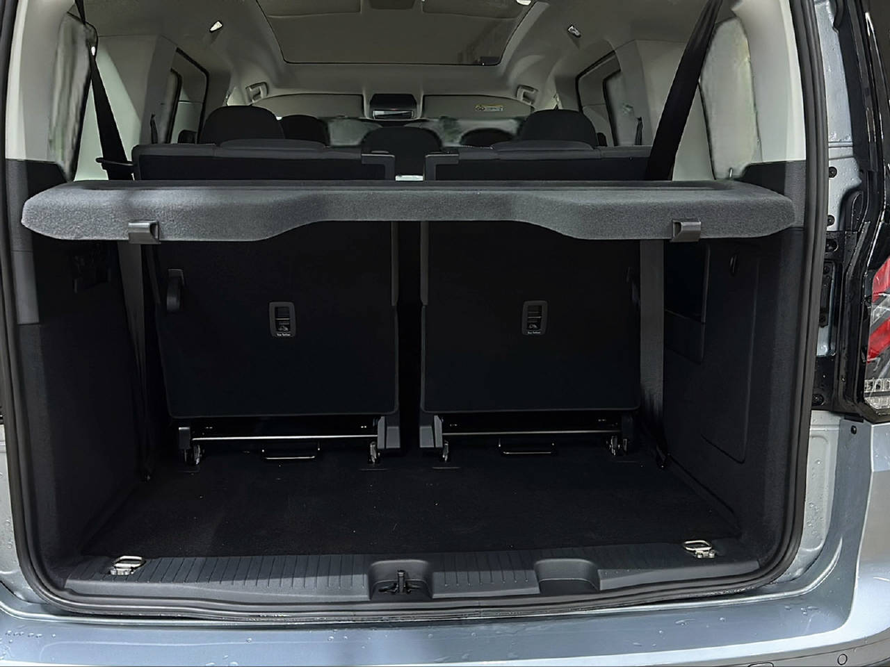 FORD TOURNEO CONNECT Grand 2.0 EcoBlue 122 Active-image-11