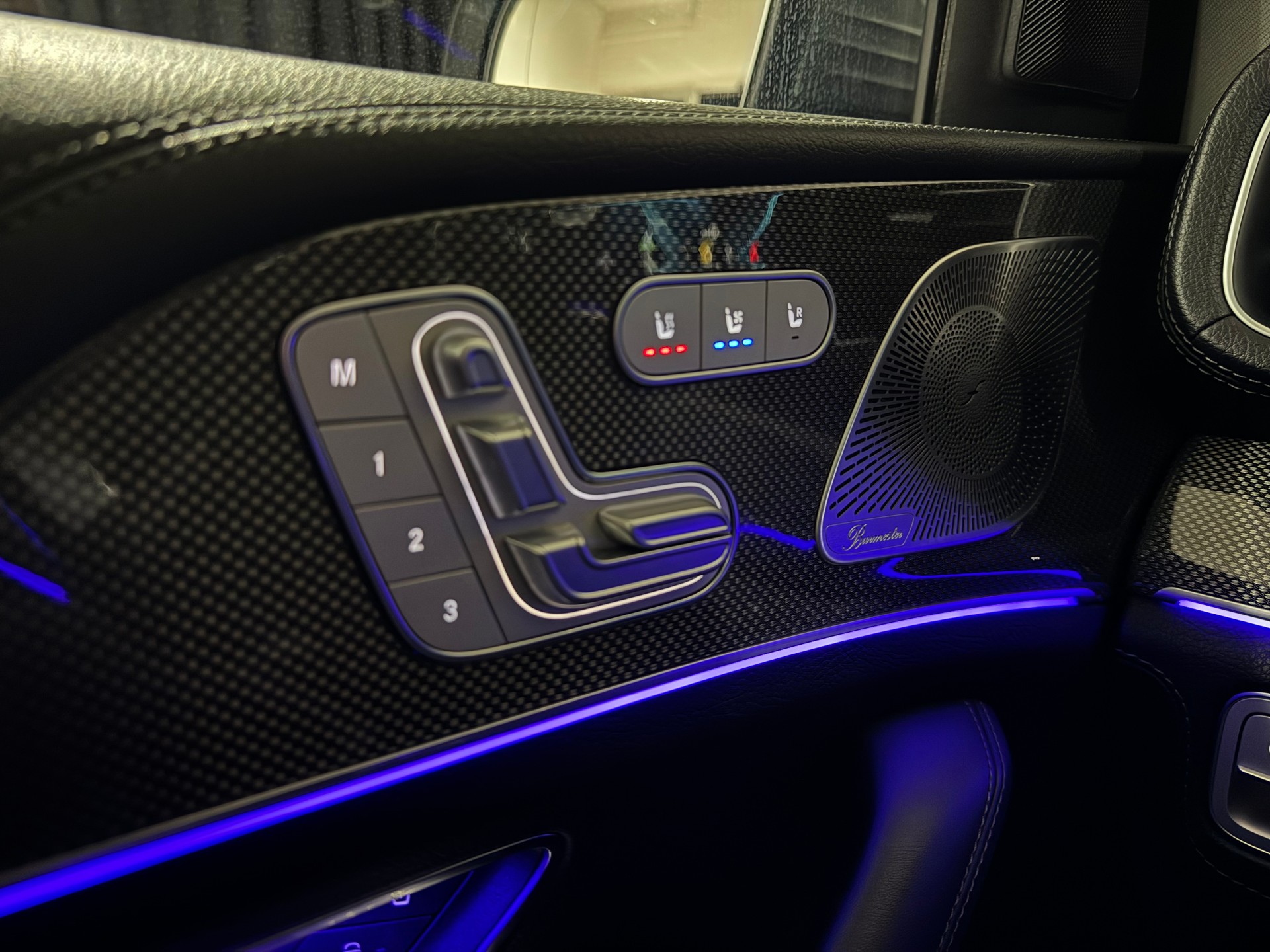 MERCEDES-BENZ GLE 300 d 4Matic AMG Line 9G-Tronic | CH | AHK |-image-17